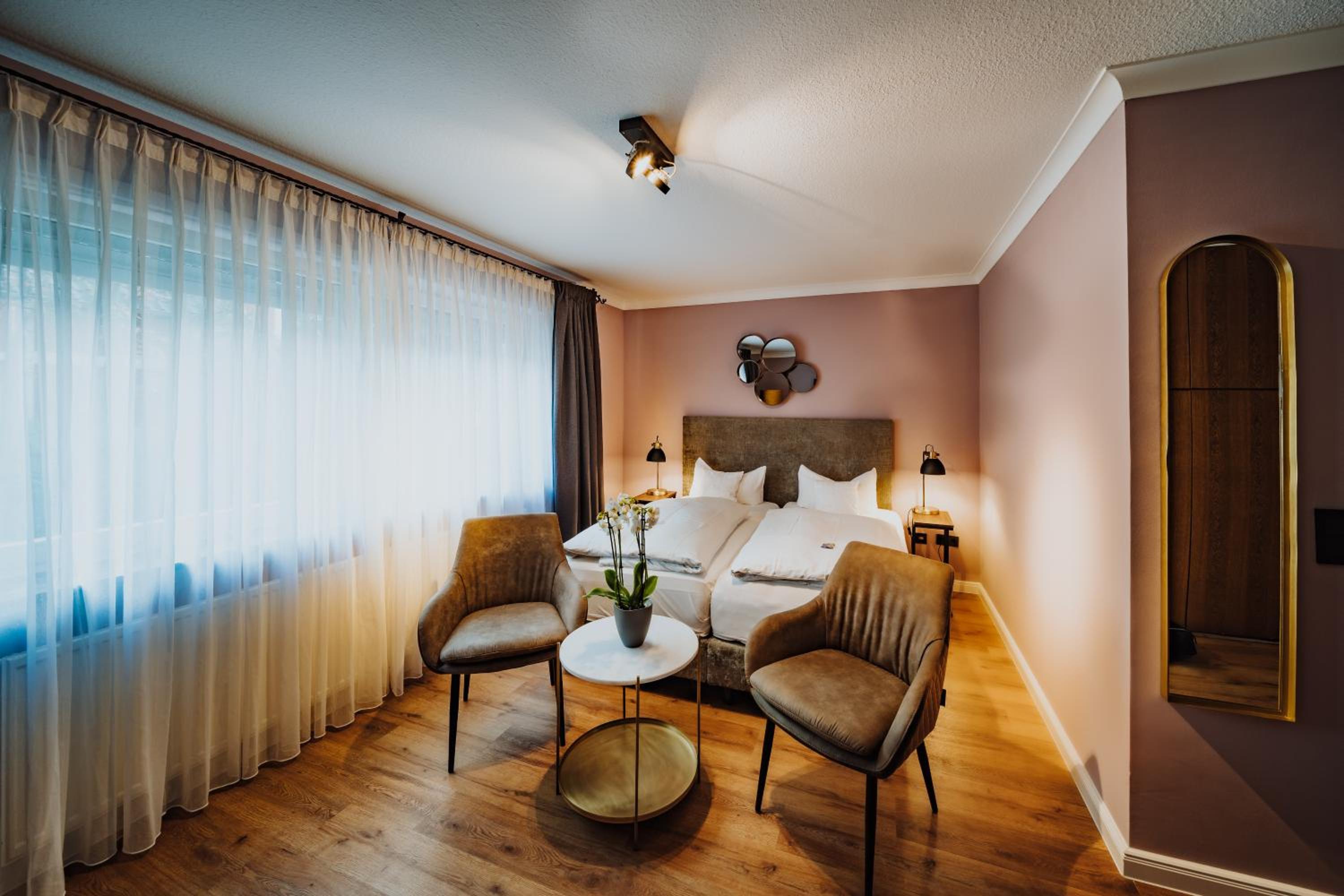 Double Room thumbnail 5