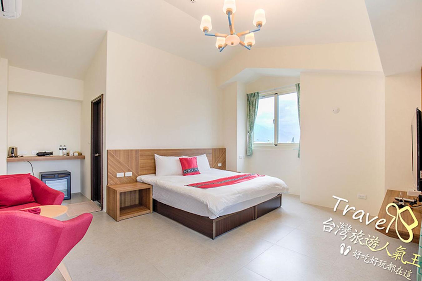 Deluxe Double Room with Balcony photo 2