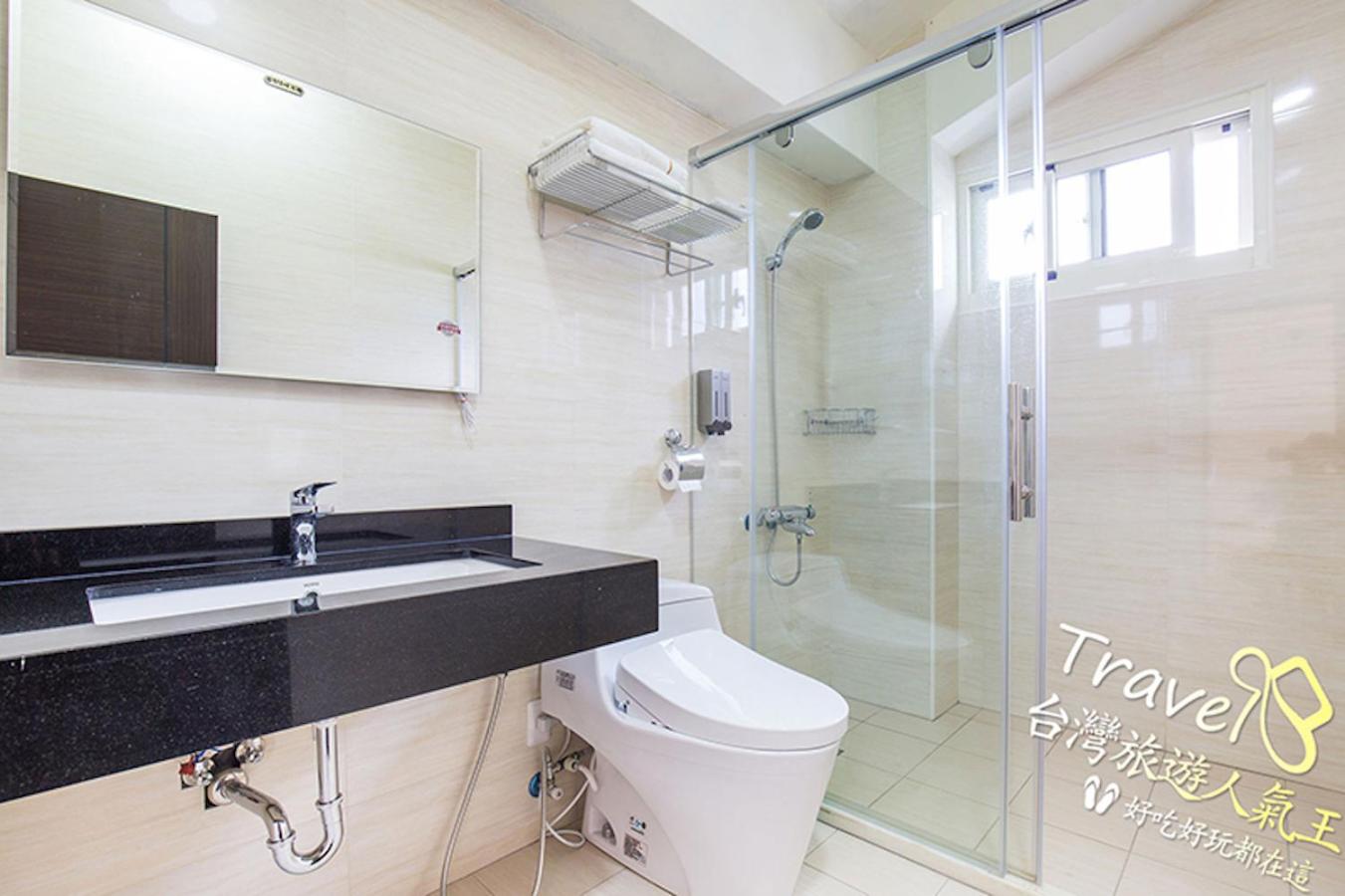 Deluxe Double Room with Balcony photo 3