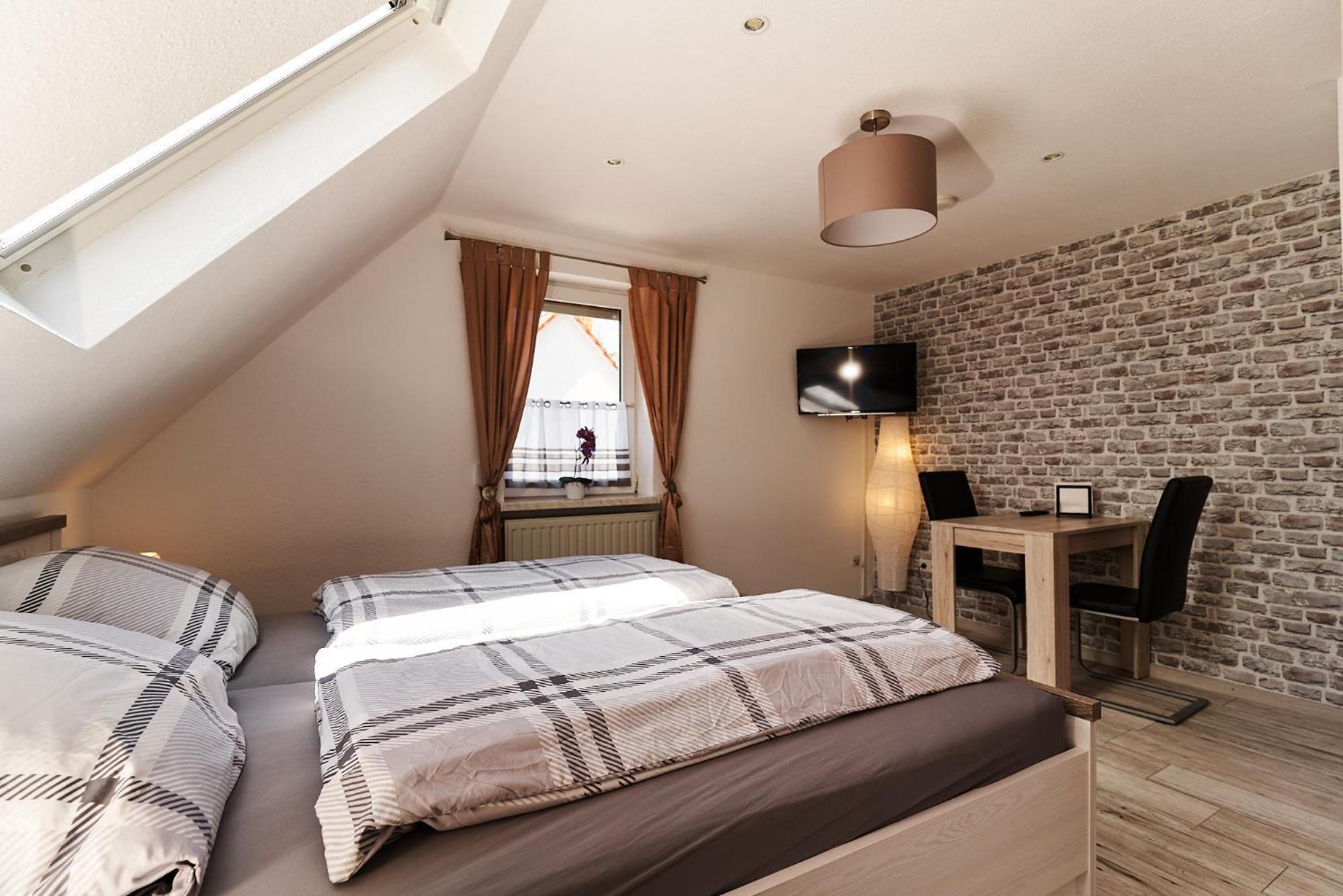 Double Room with Private Bathroom photo 3