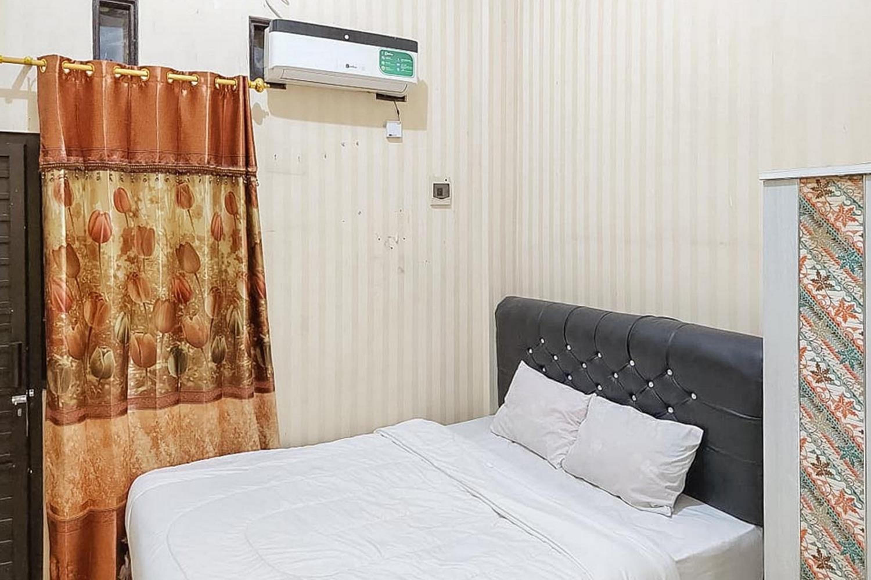 Standard Double Room - Photo 9