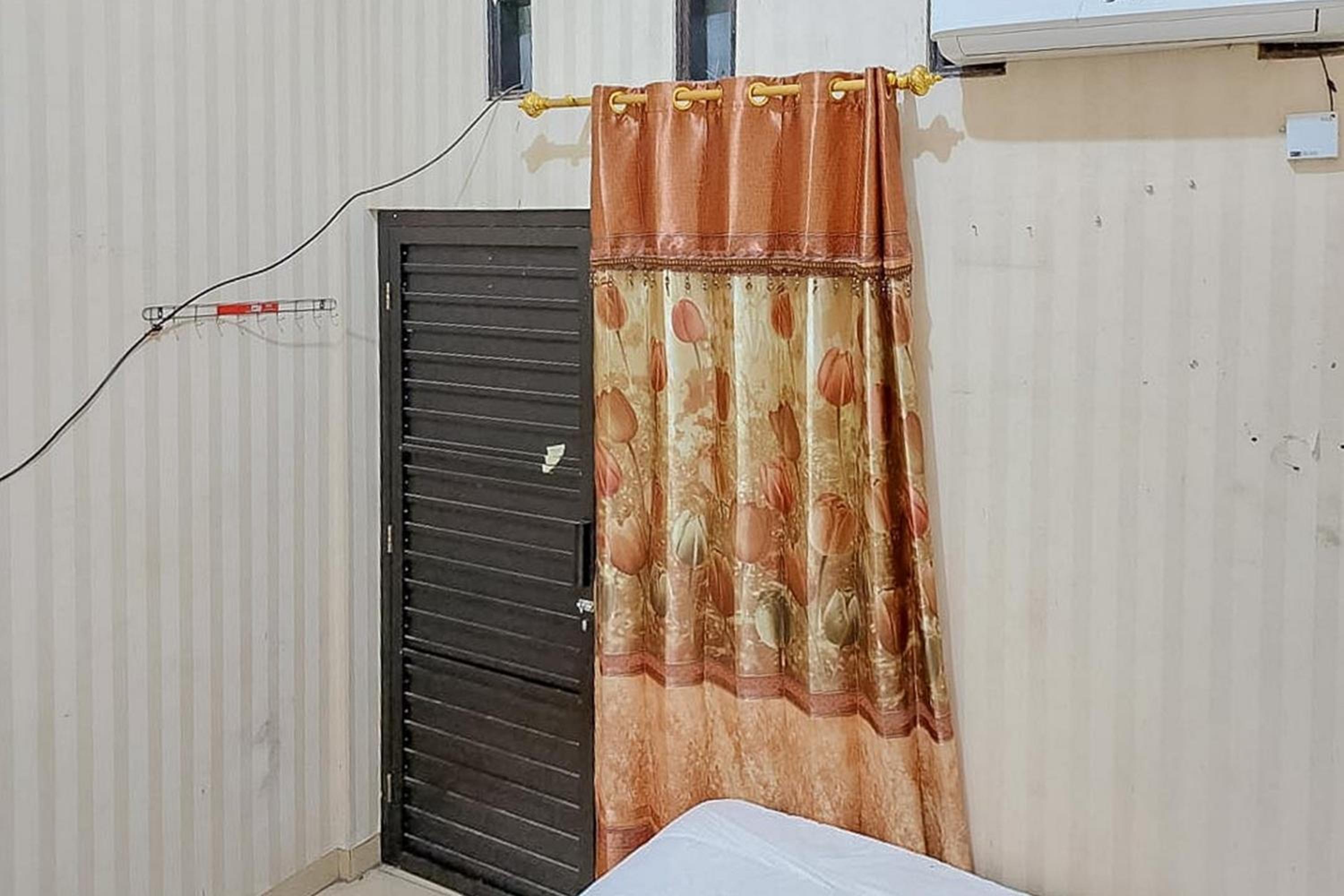 Standard Double Room - Photo 8