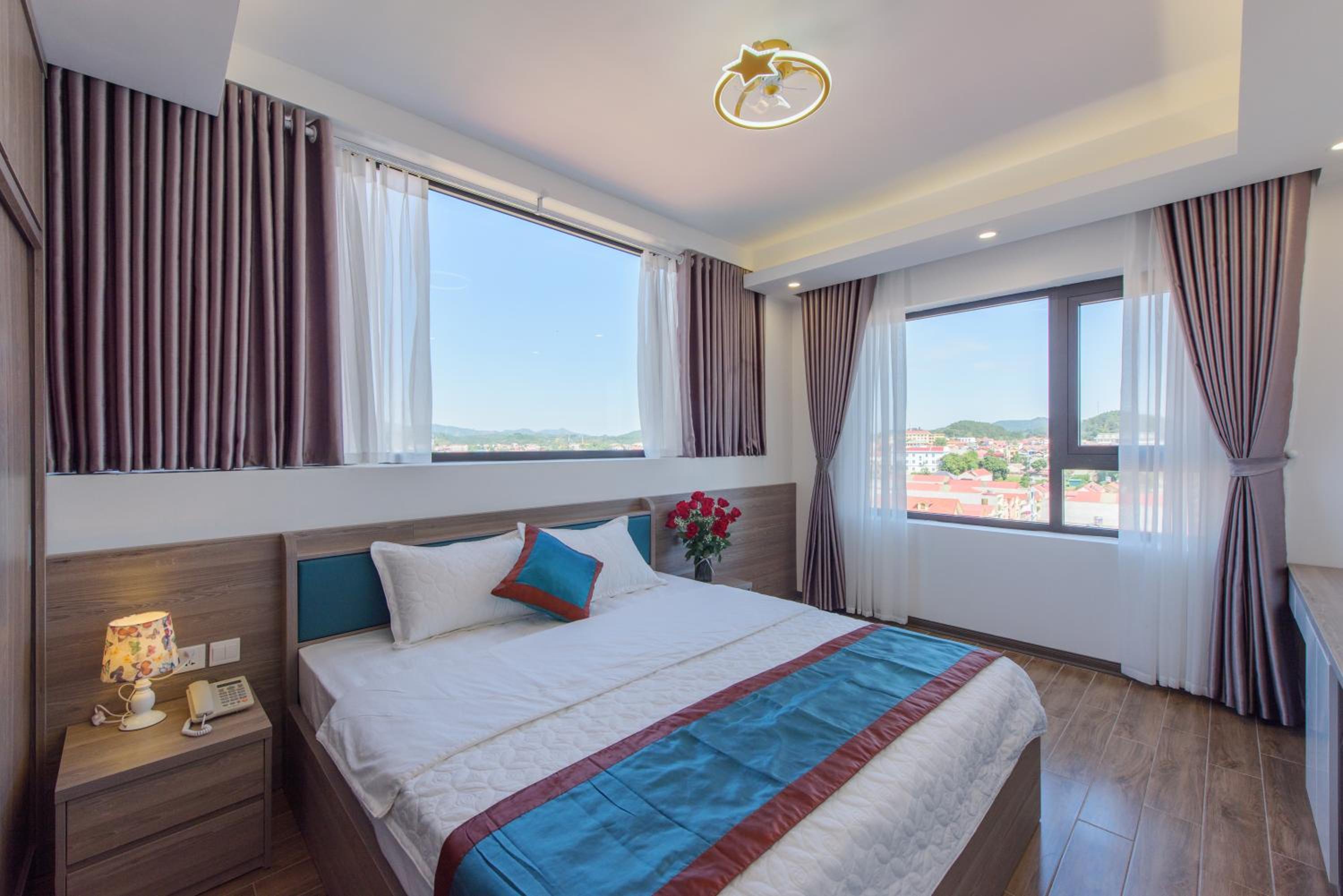 King Room With Balcony