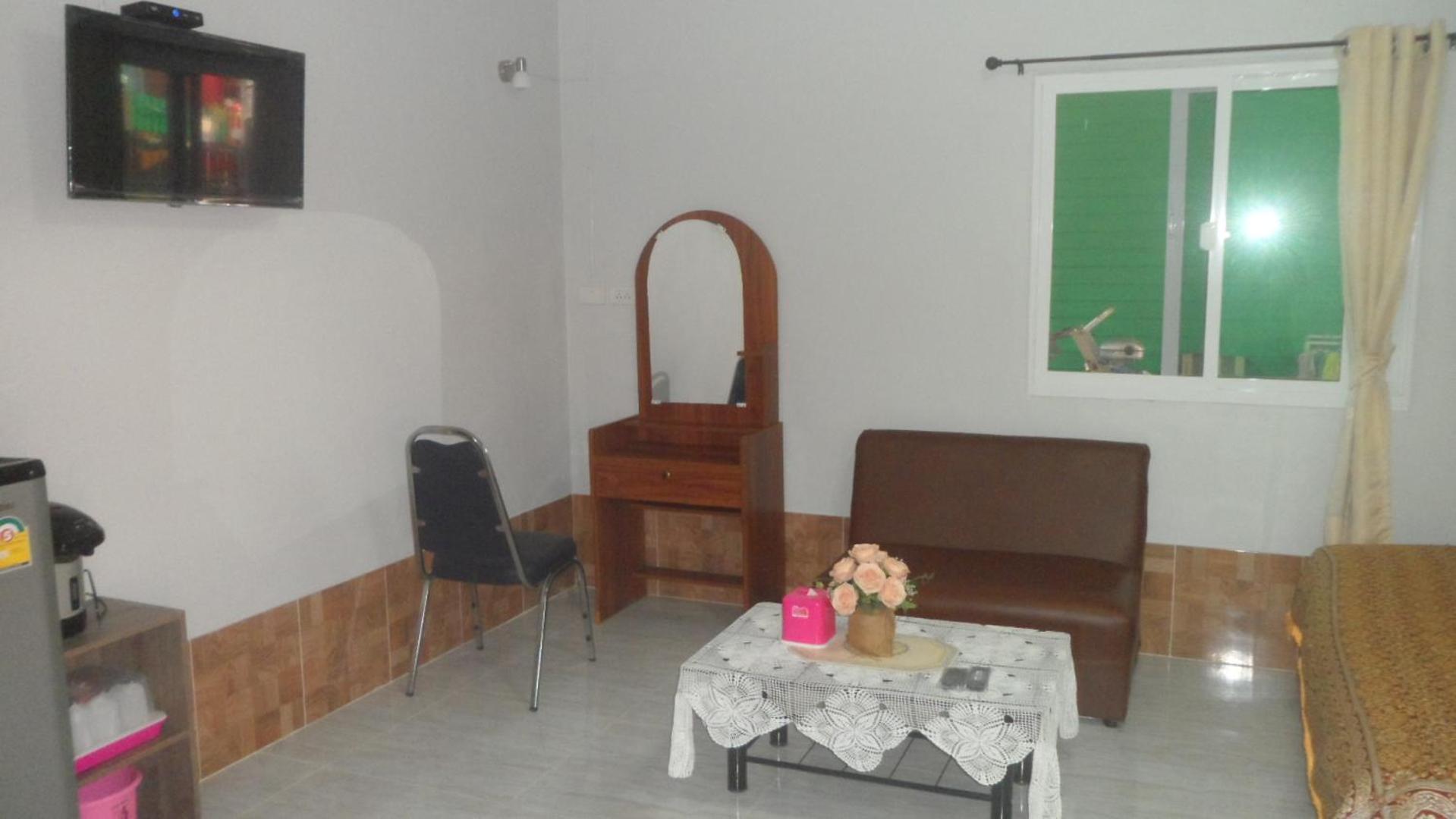 Quadruple Room with Bathroom - Photo 8