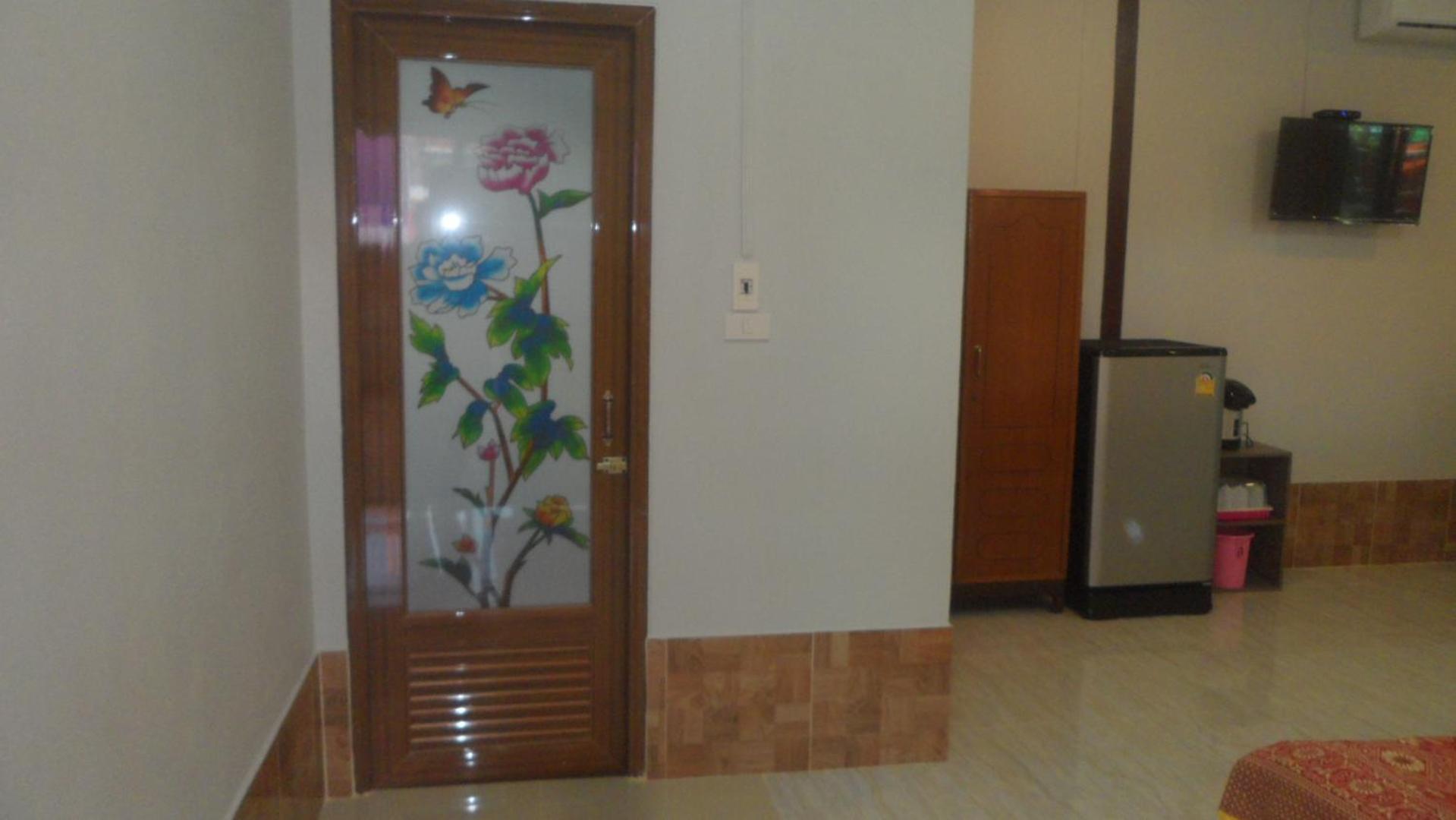 Quadruple Room with Bathroom - Photo 6