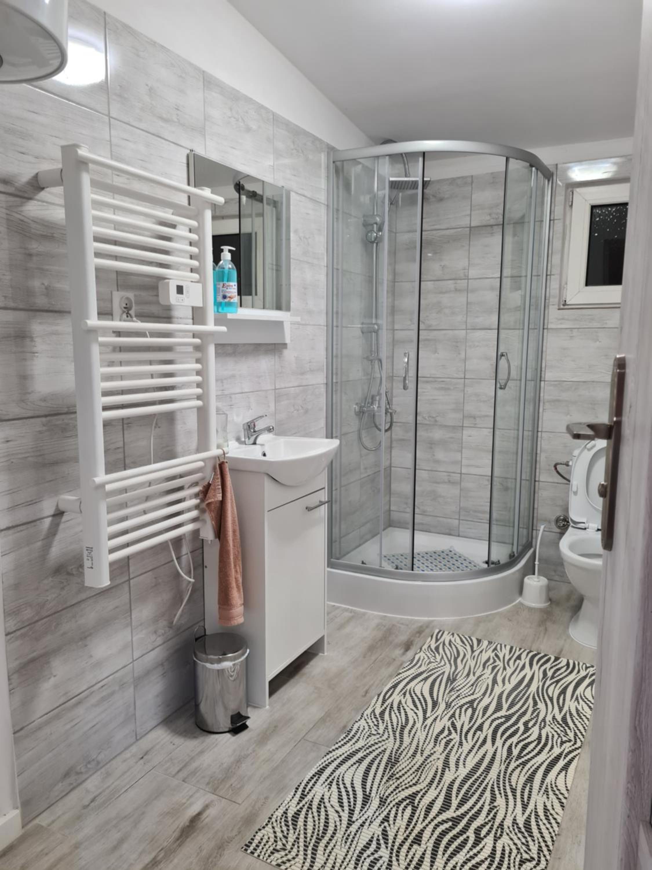 One-Bedroom Apartment - Photo 18