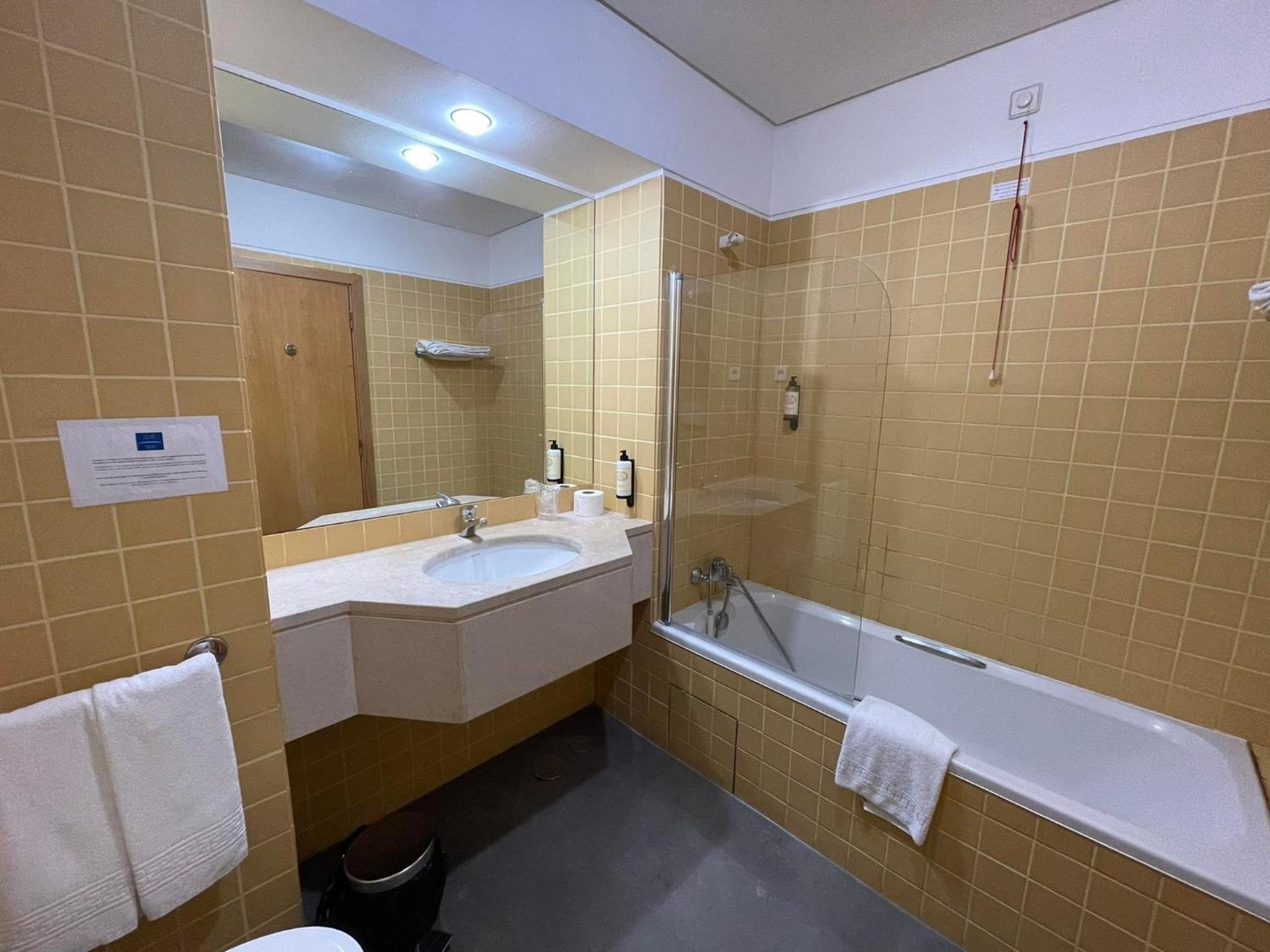 Superior Double or Twin Room - Photo 3