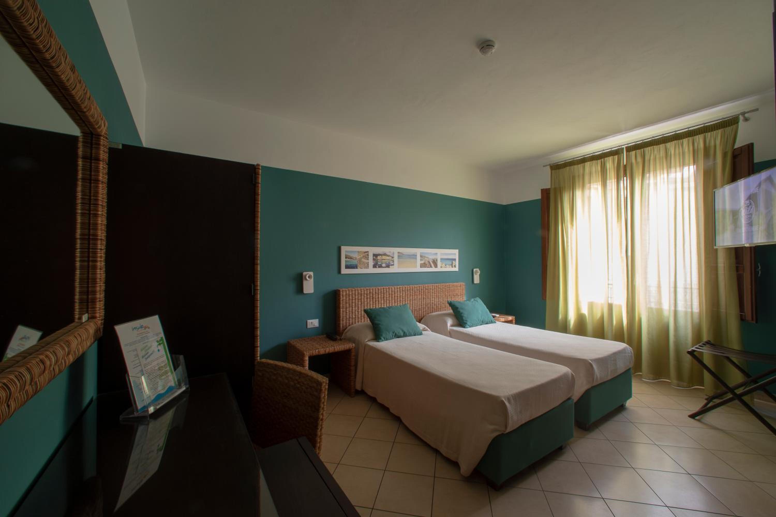 Double or Twin Room - Photo 10