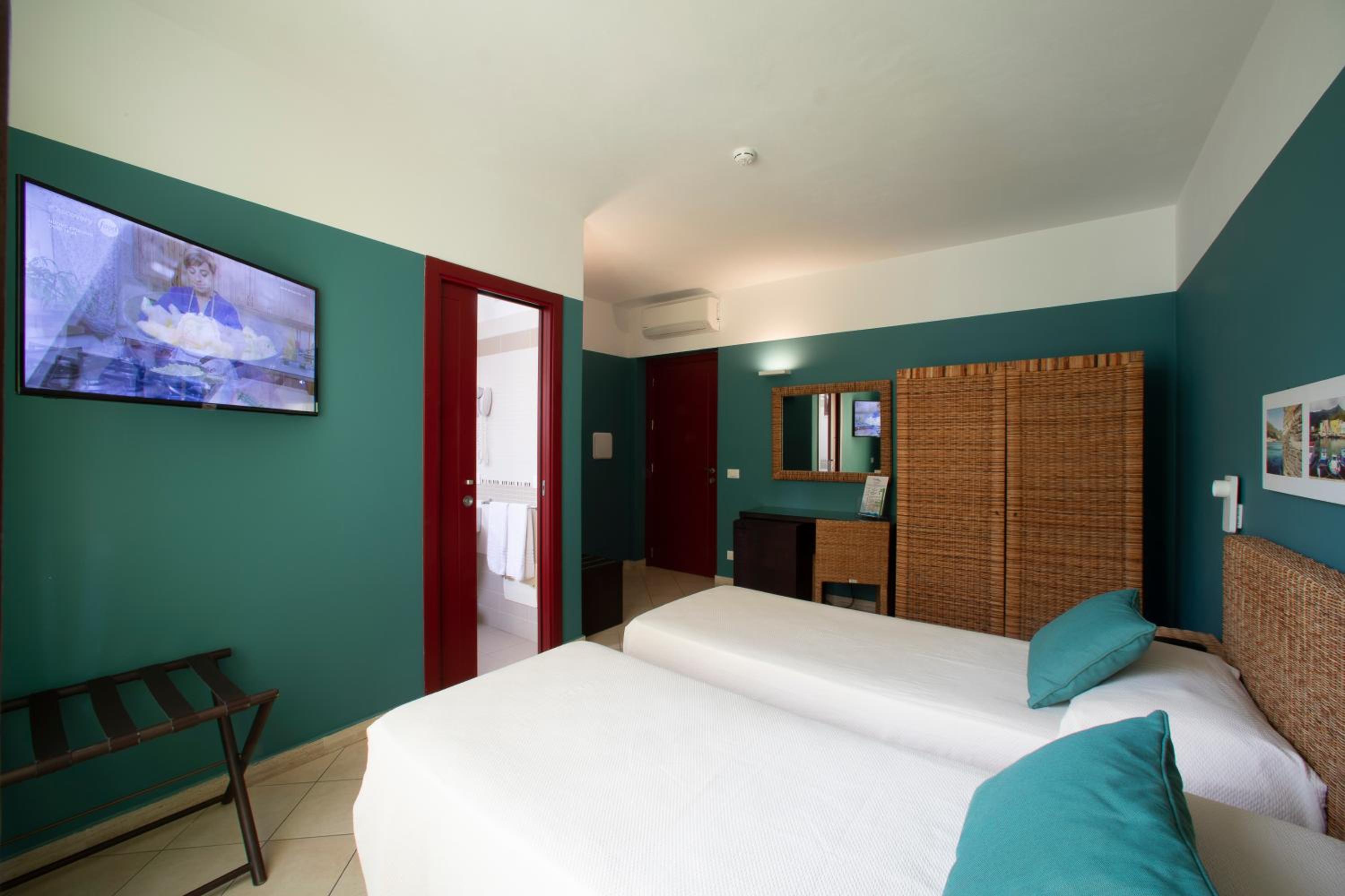 Double or Twin Room - Photo 1