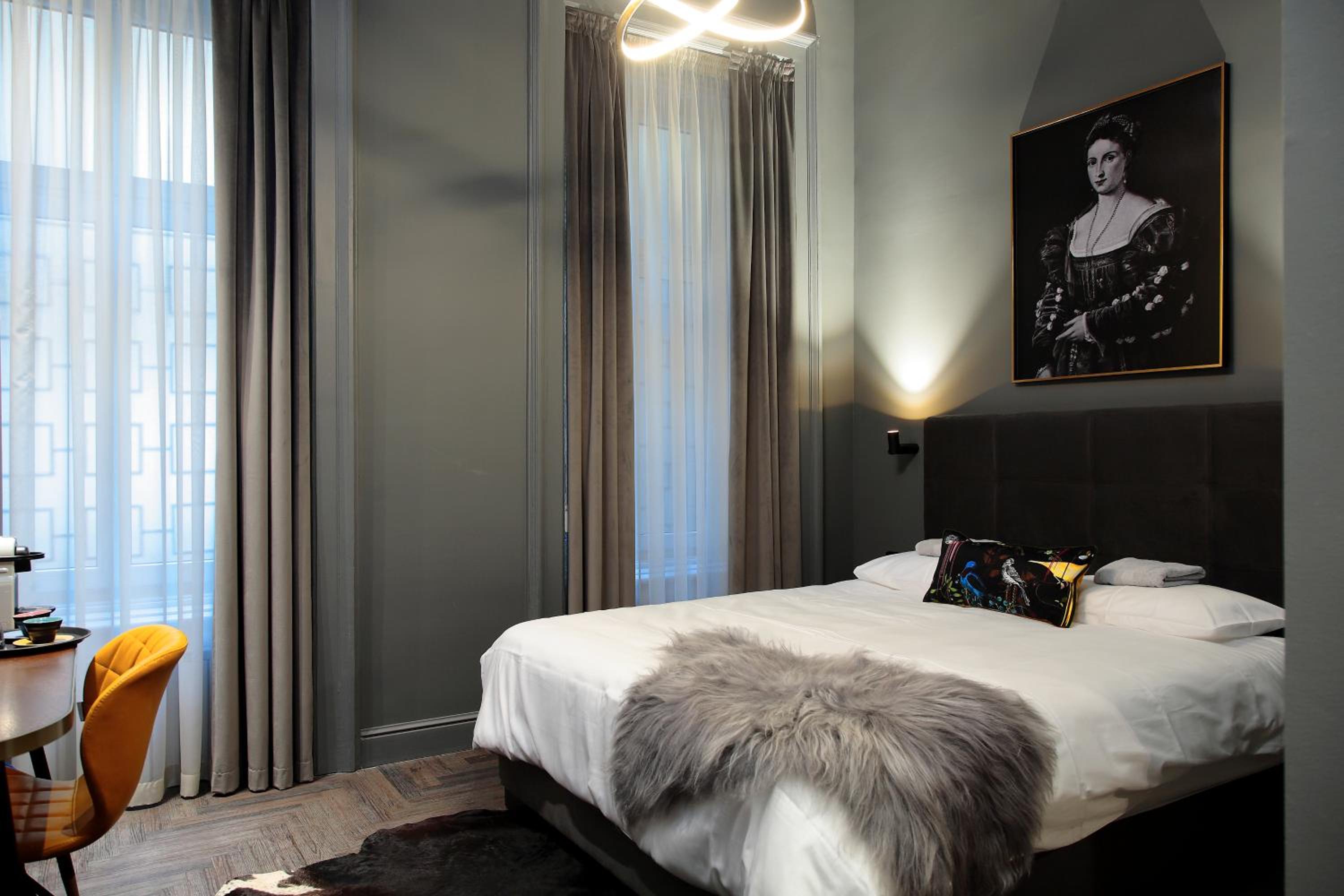 Budget Double Room - Photo 6
