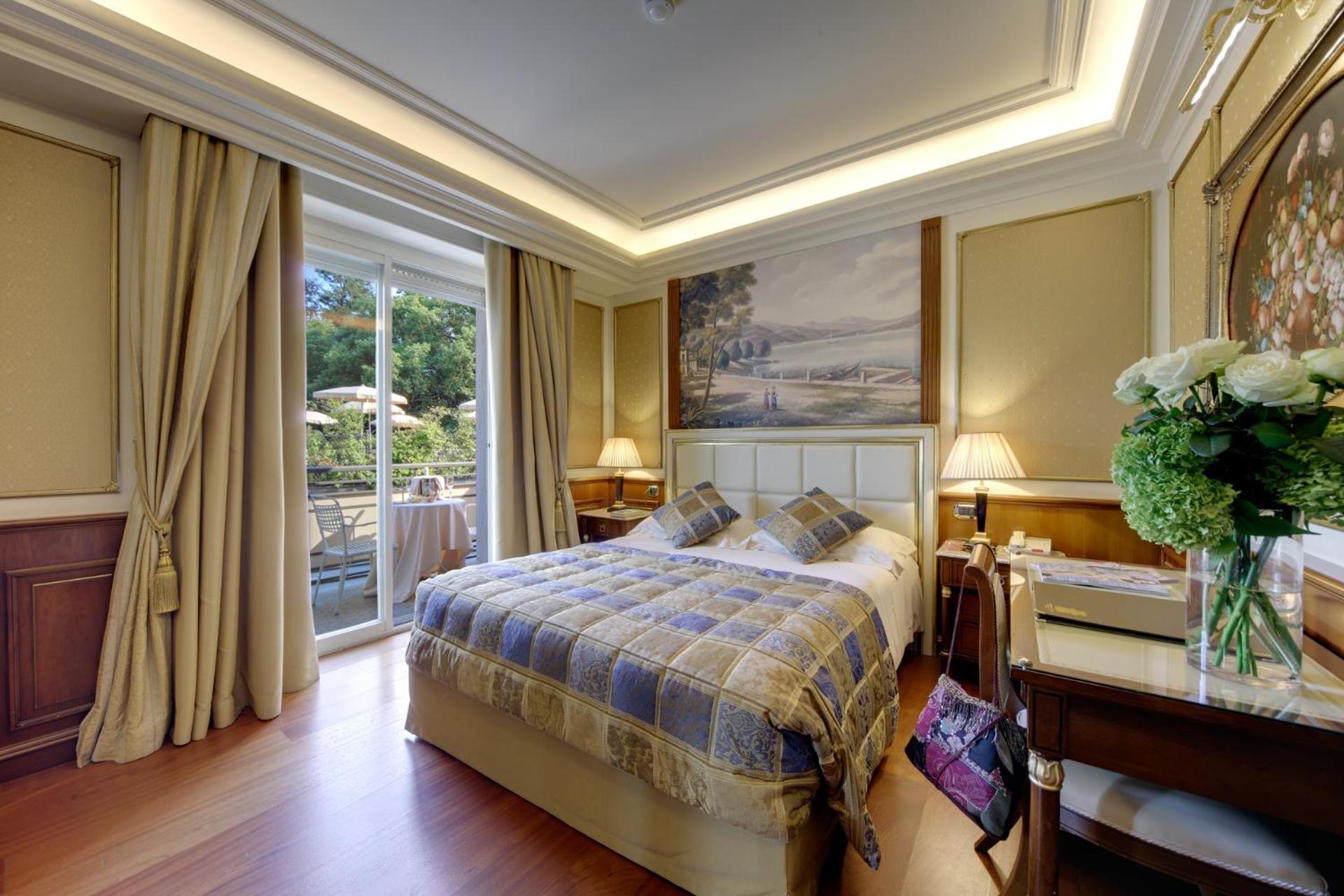 Classic Double or Twin Room - Mountain Side - Photo 1