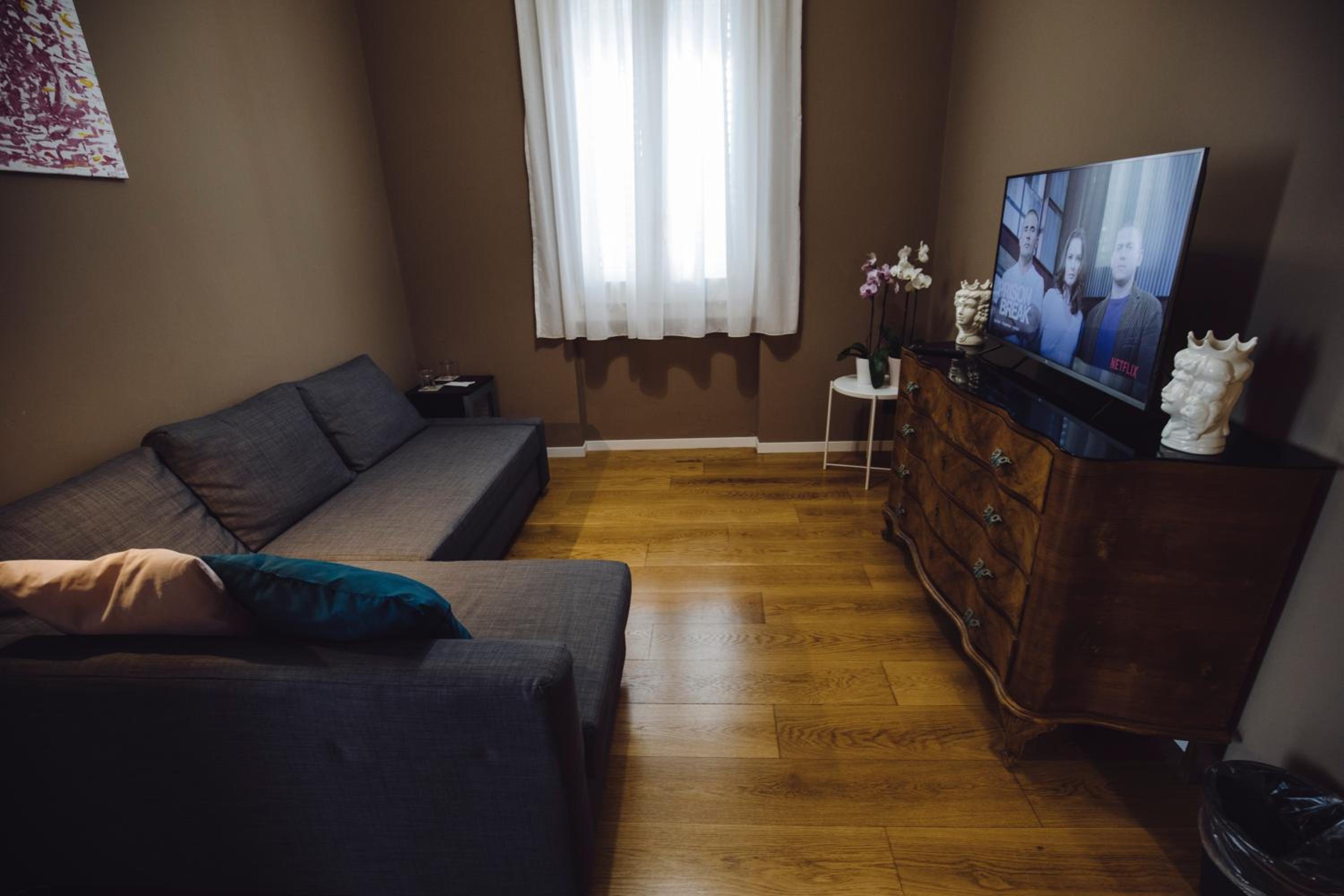 Suite - Photo 20