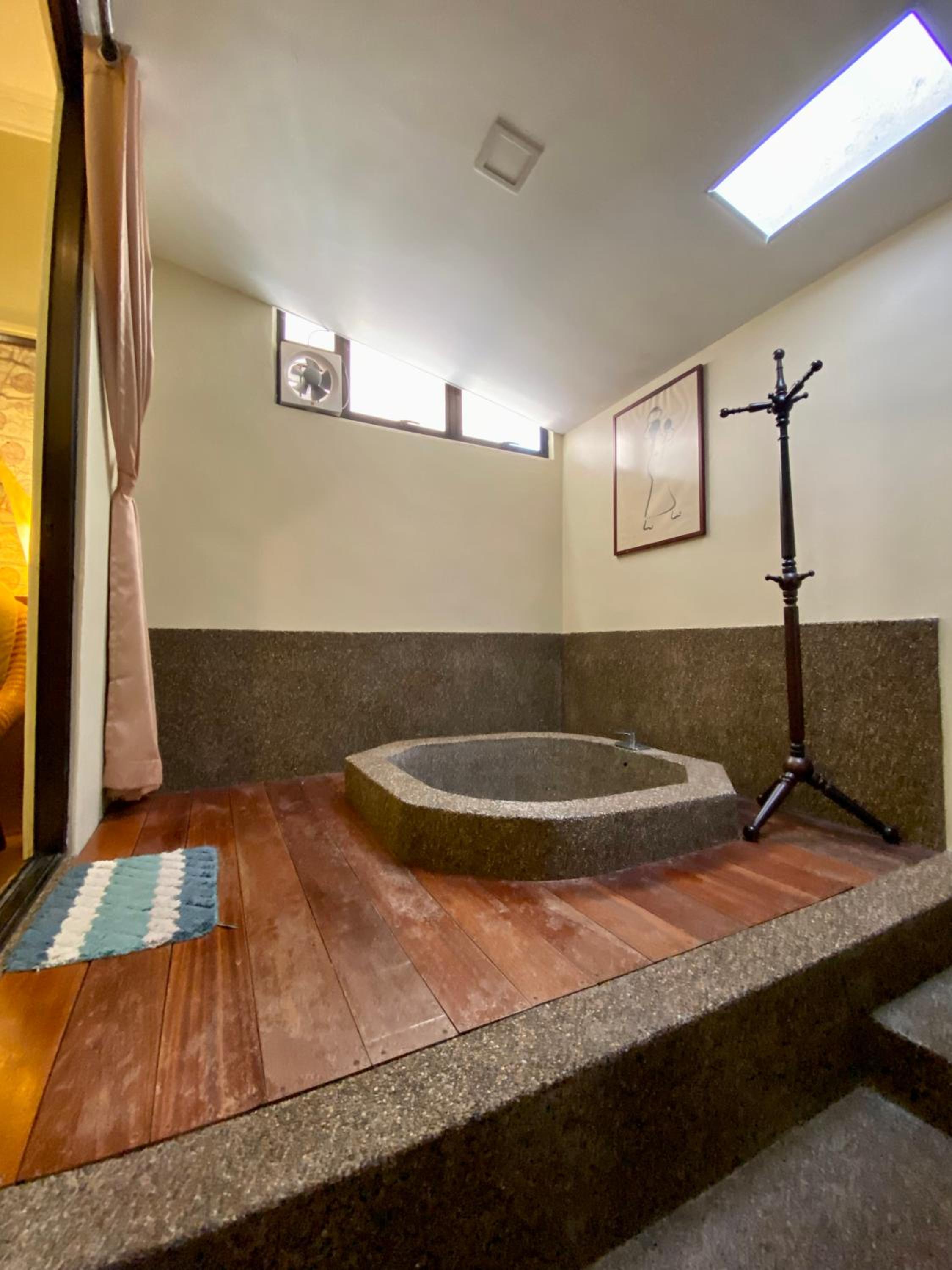 Triple Room with Private Bathroom - Photo 11