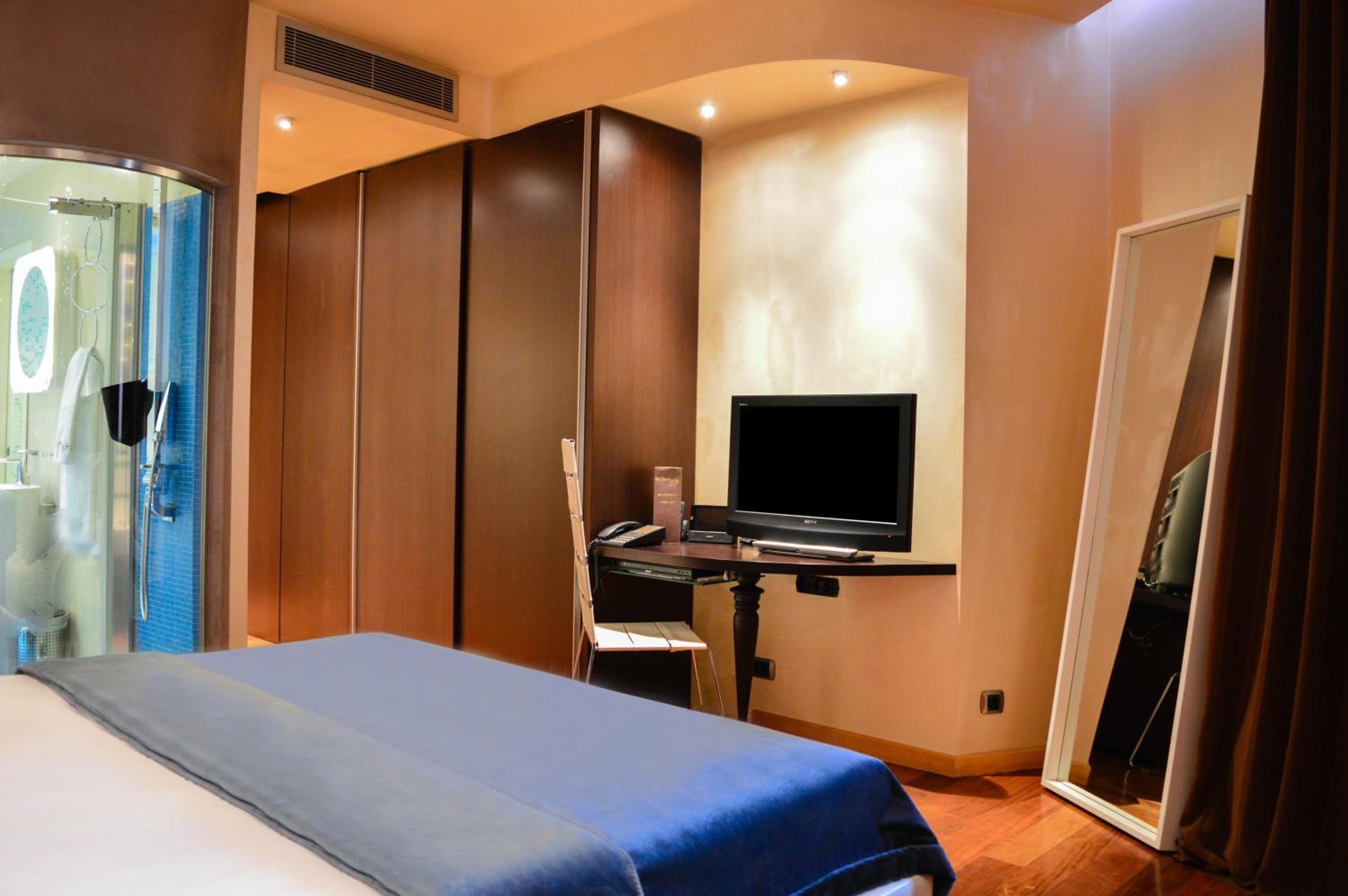 Luxury Double Room - Photo 8