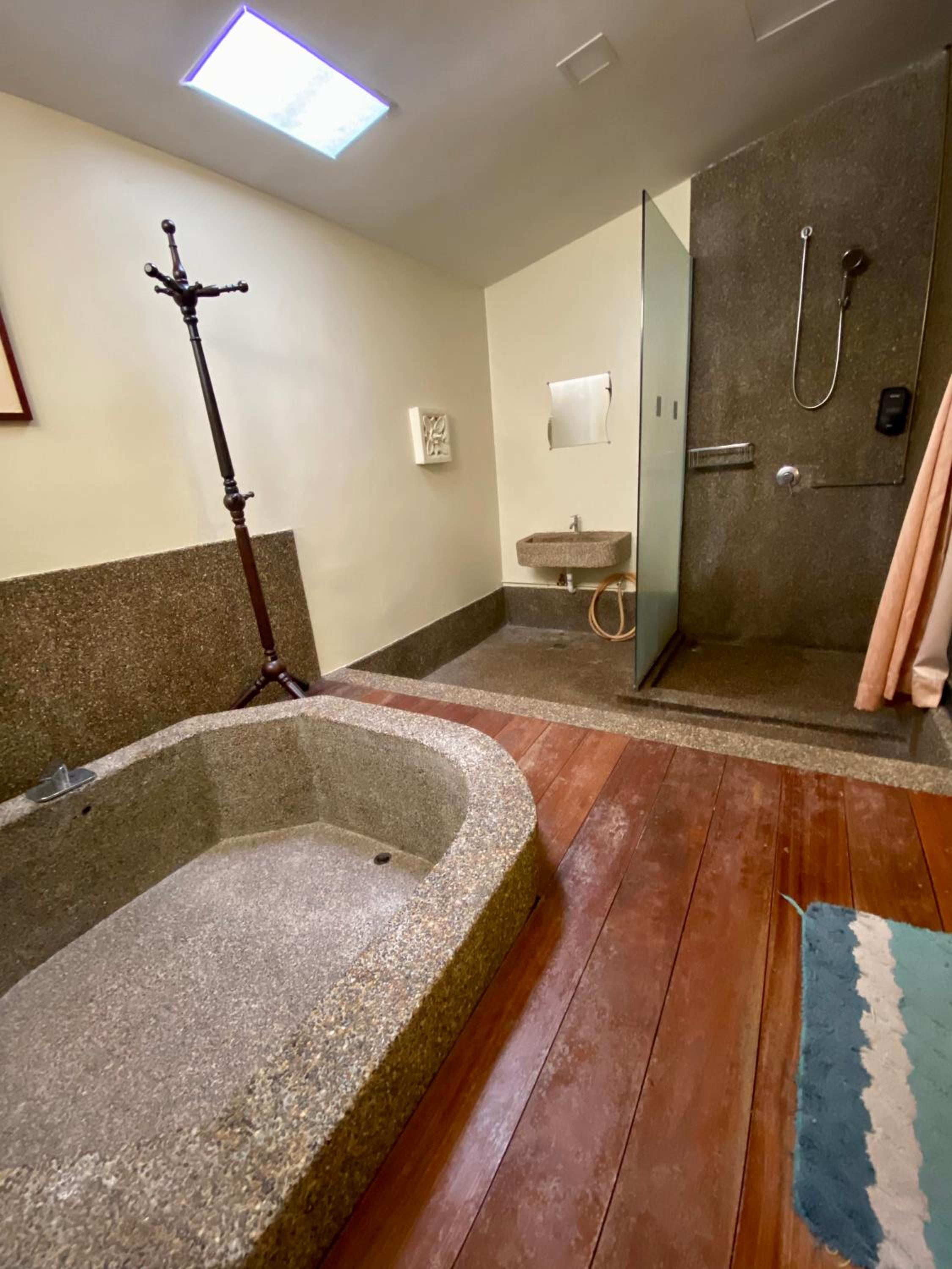 Triple Room with Private Bathroom - Photo 10