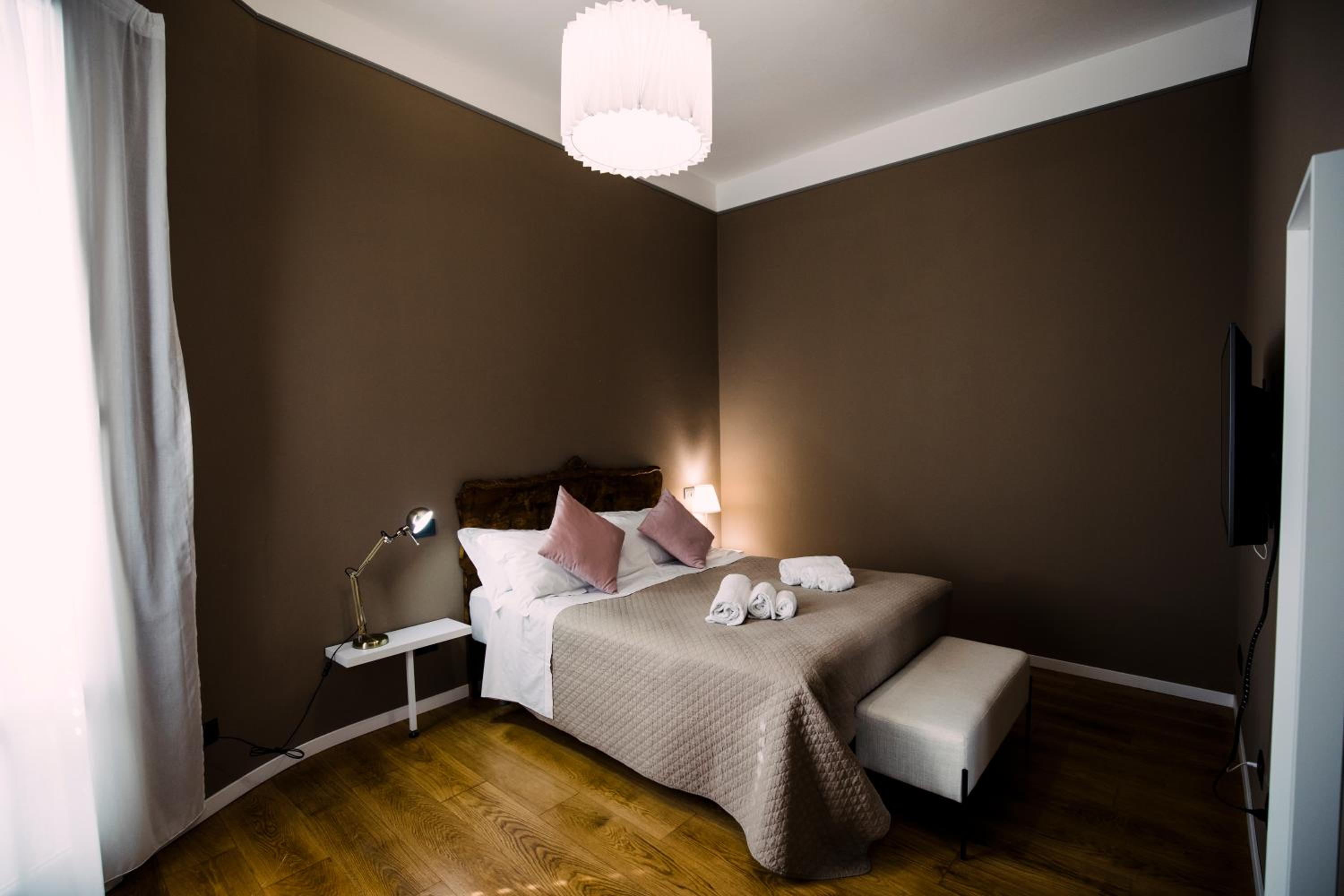 Suite - Photo 19