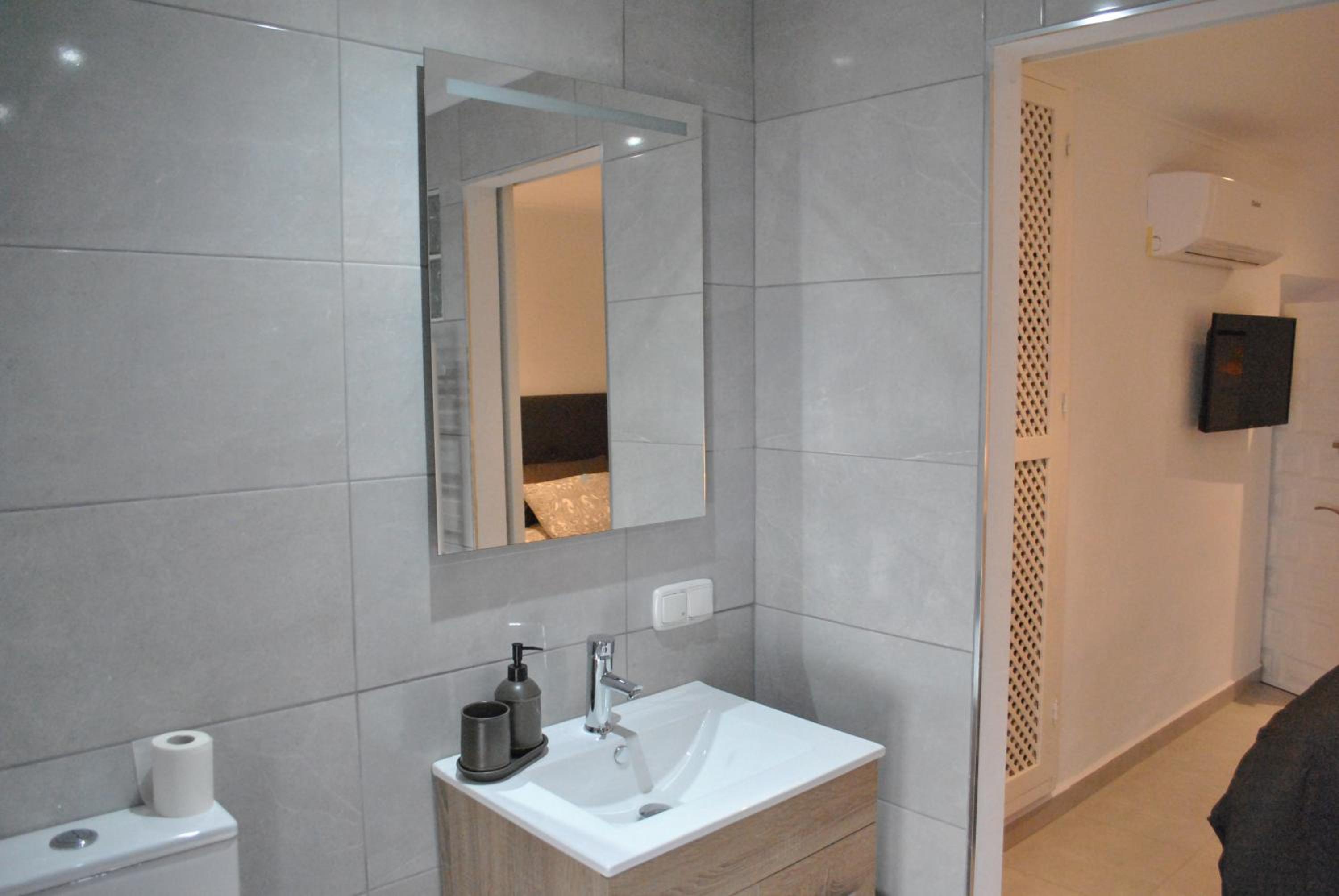 Deluxe Suite - Photo 2
