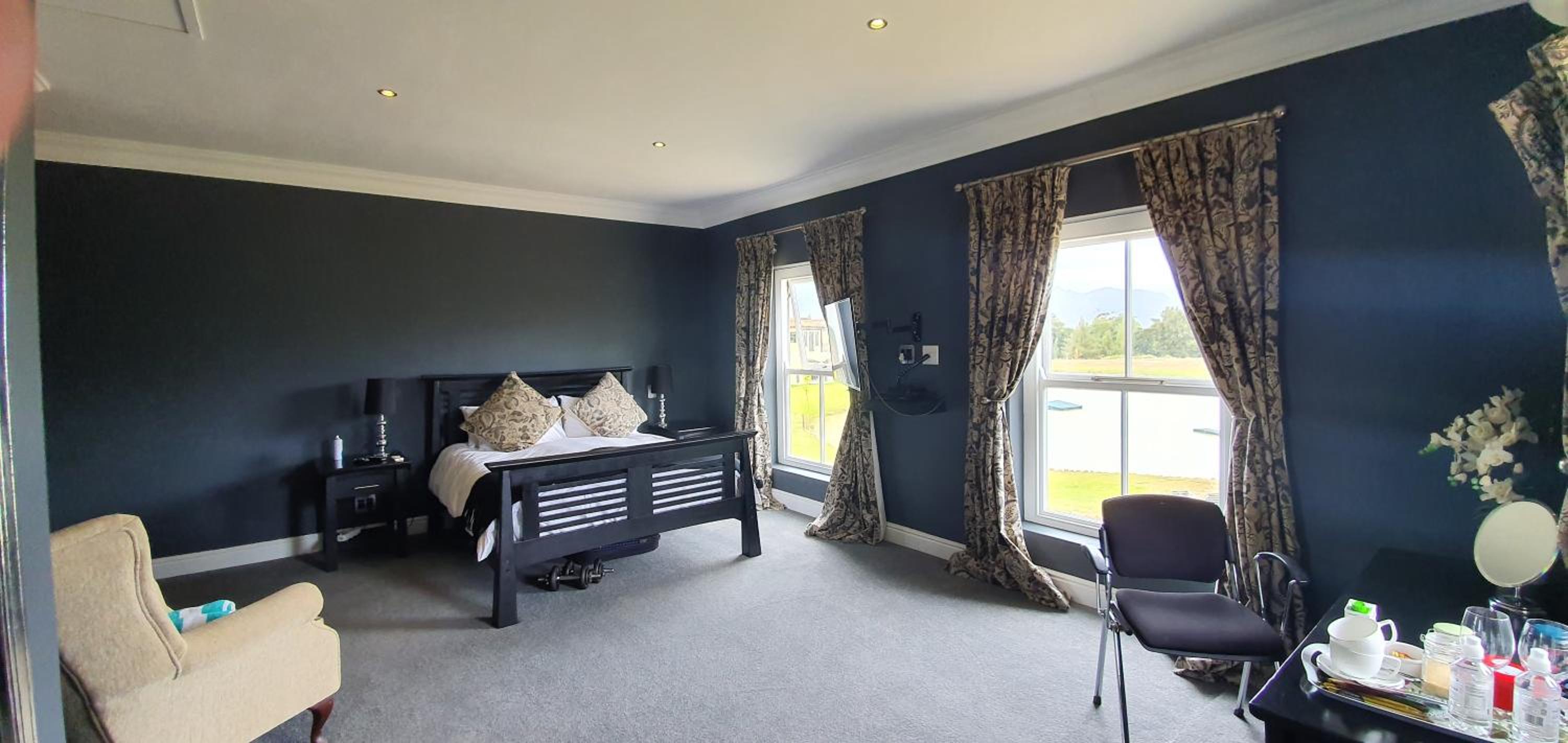 Suite with Mountain View - Photo 13