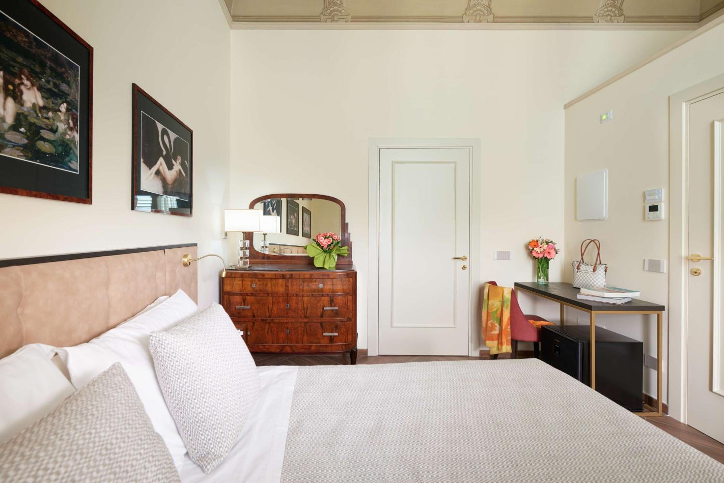 Standard Double Room photo 2