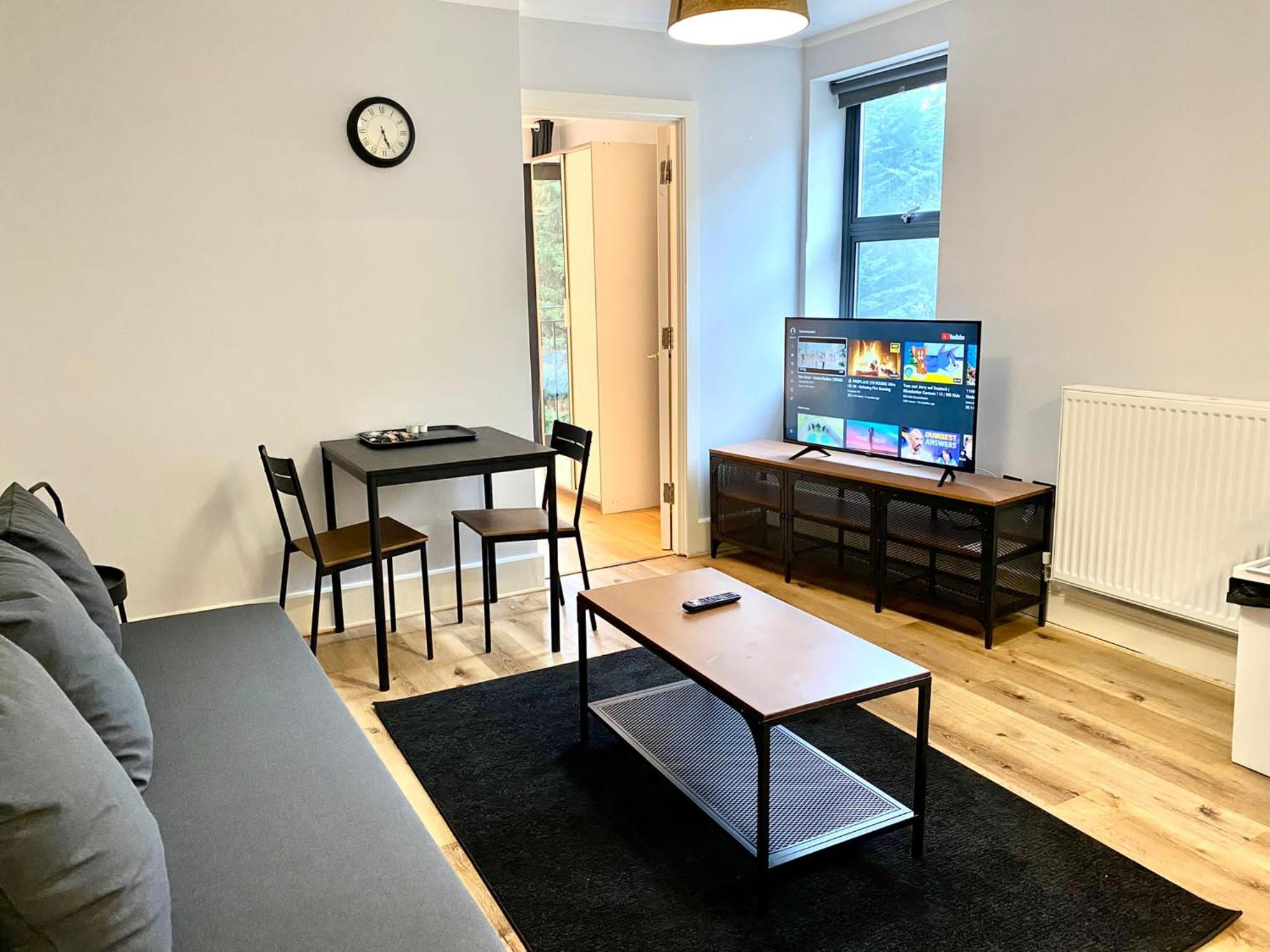 Apartment photo 2