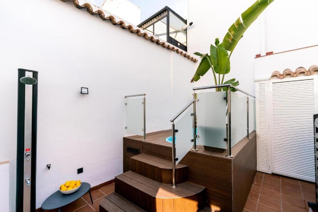 Suite with Private Pool - Photo 31