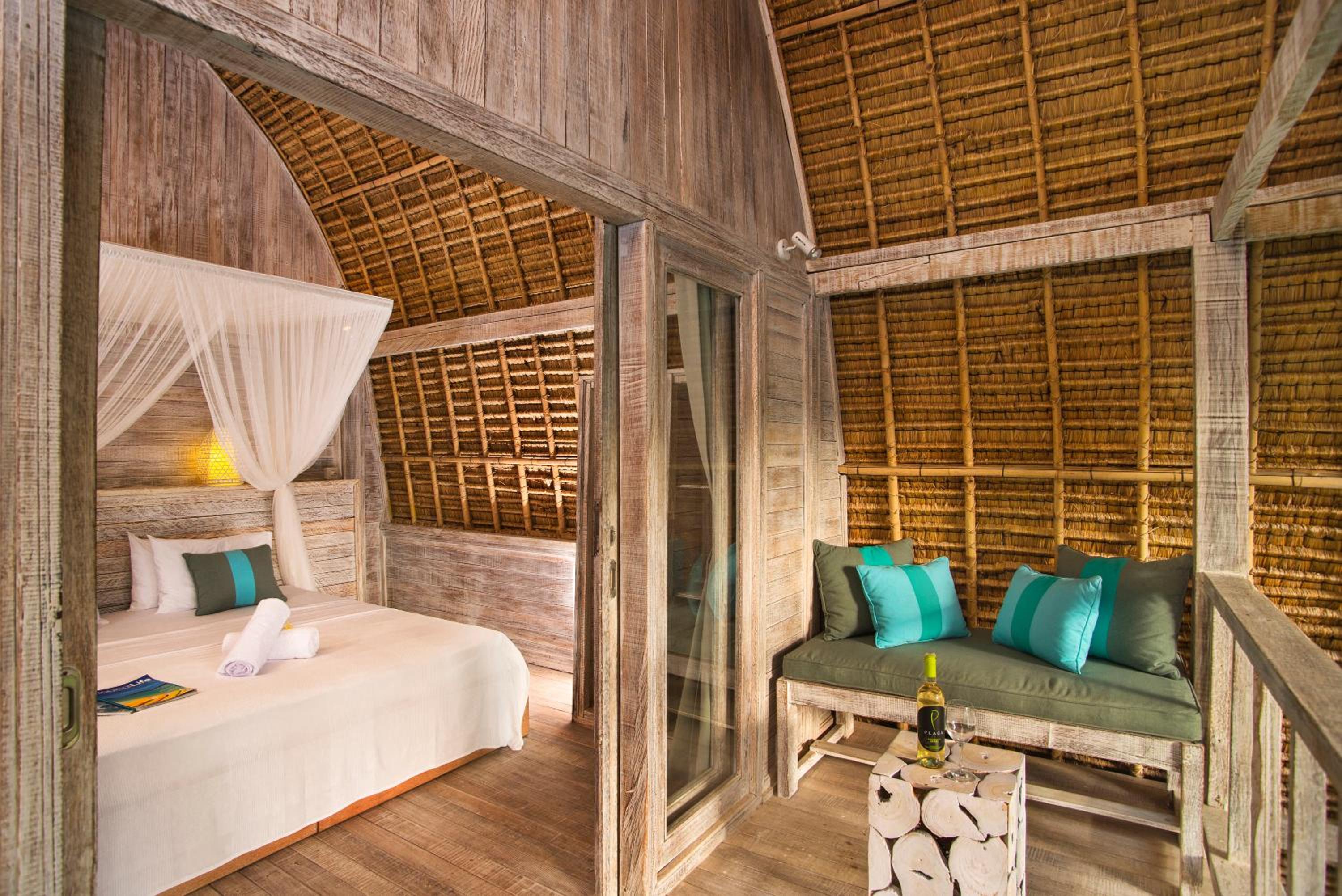 One-Bedroom Bungalow - Photo 3