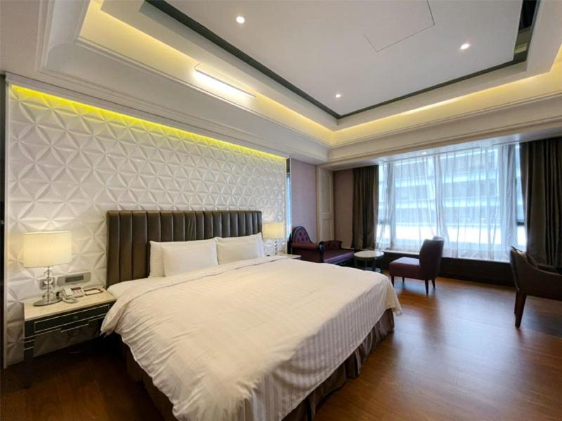 Standard Double Room - Photo 8