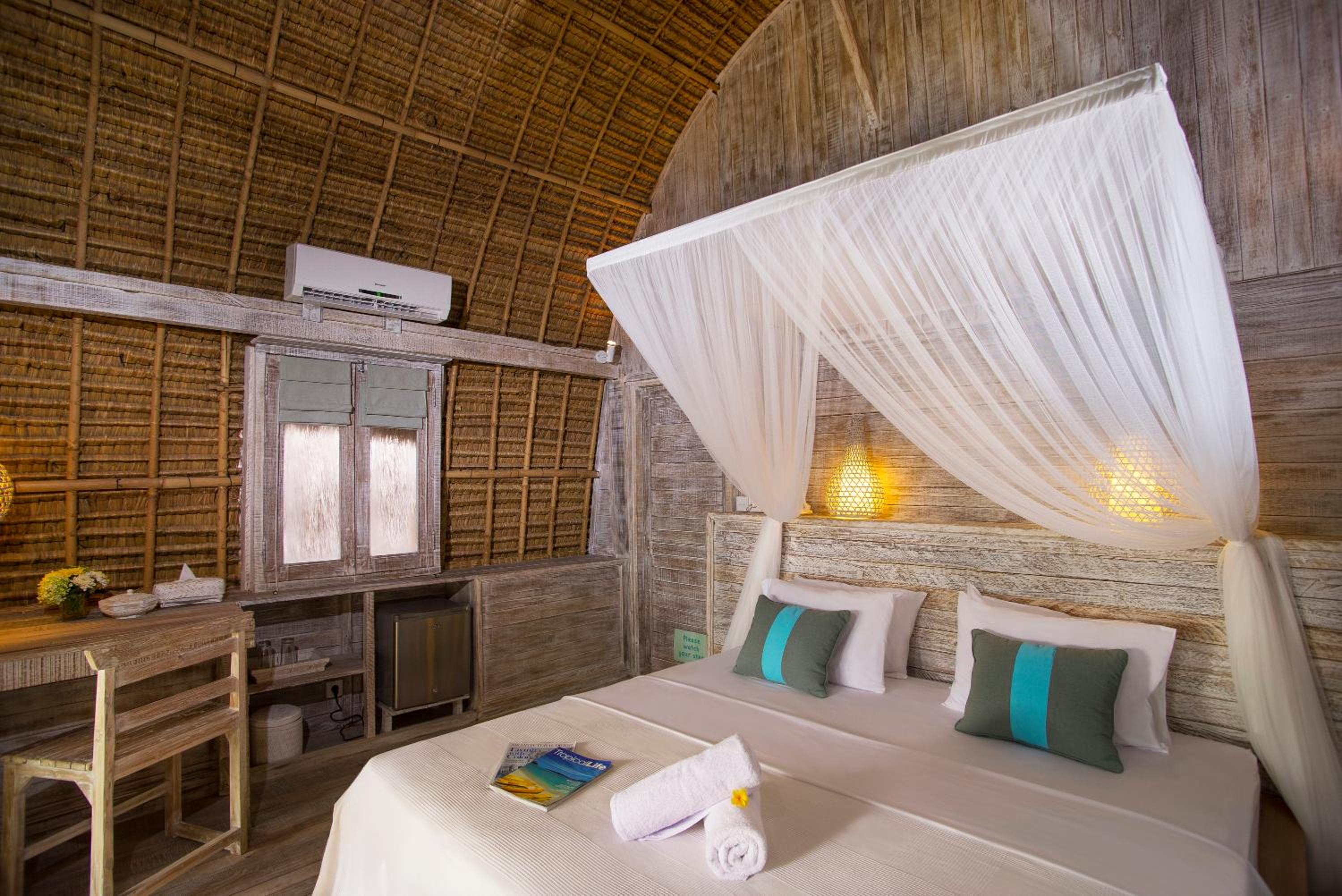 One-Bedroom Bungalow - Photo 9