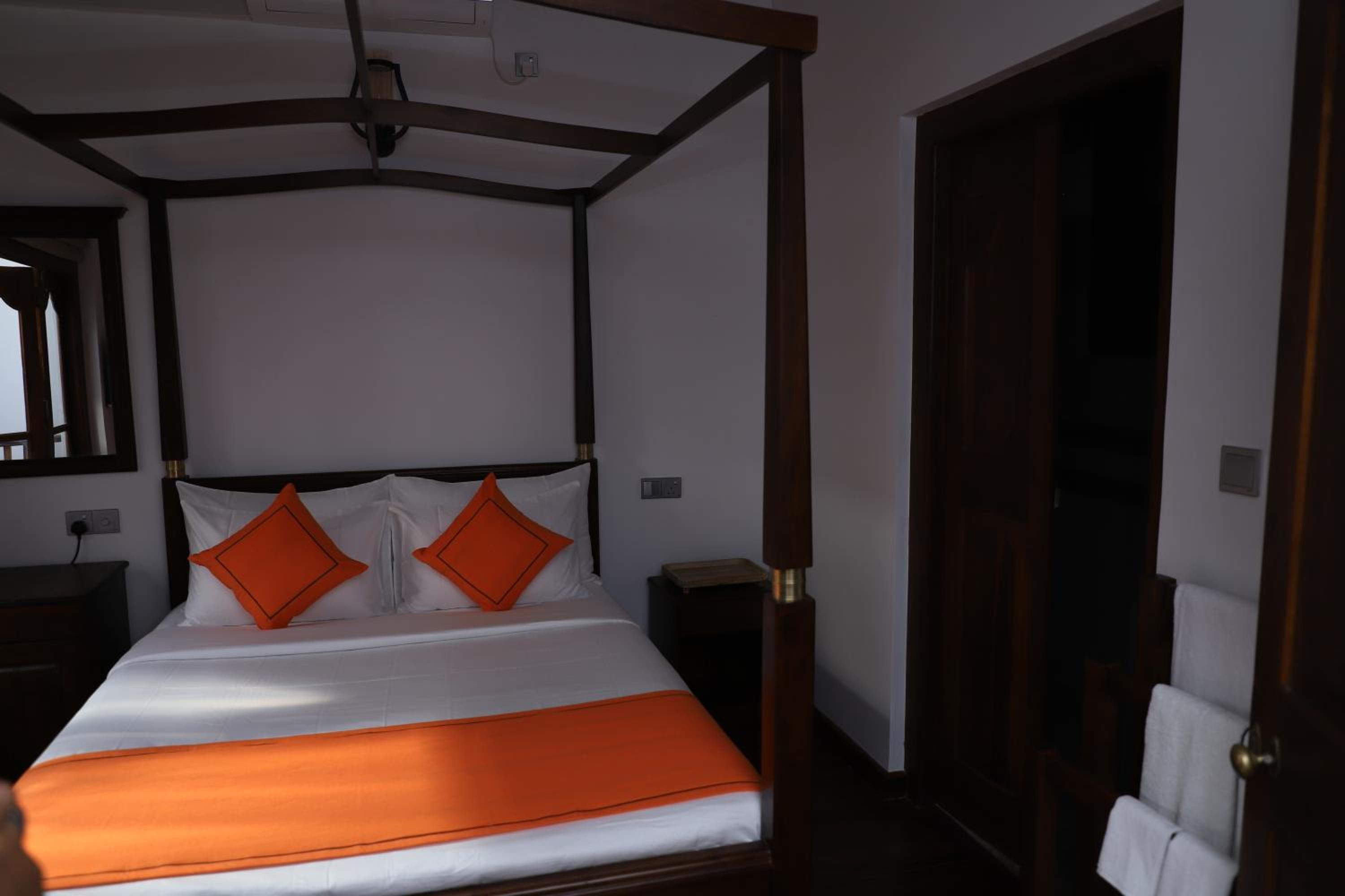 Large Double Room photo 2