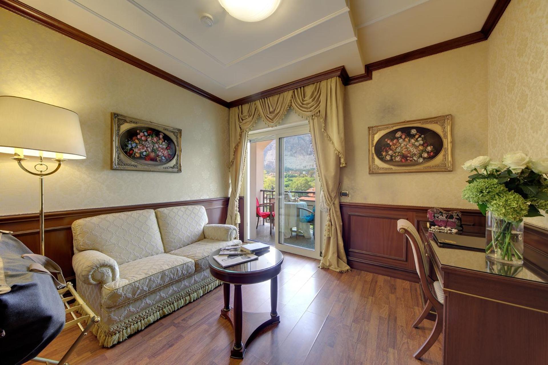 Junior Suite with Partial Lake View - Photo 1