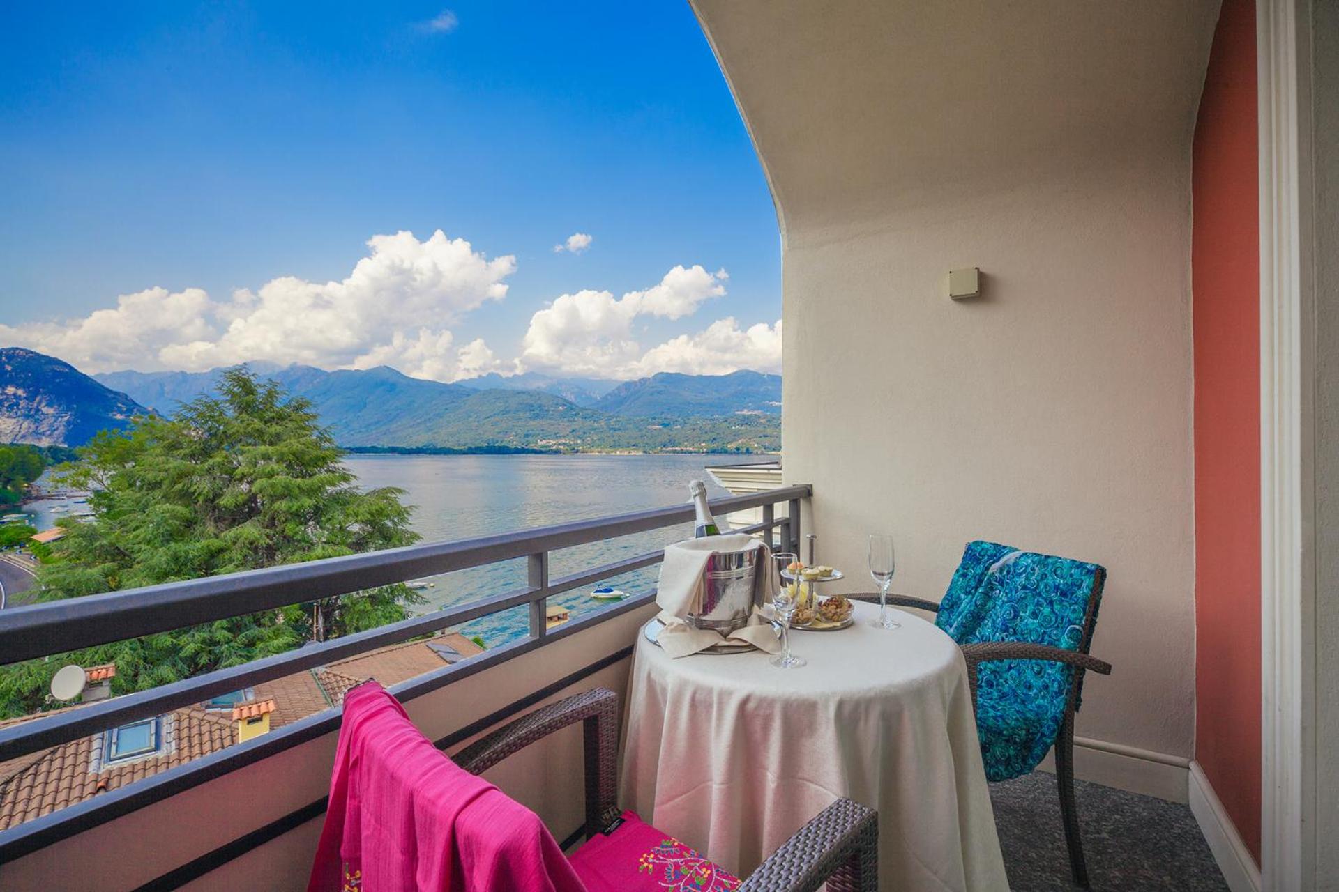 Junior Suite with Partial Lake View - Photo 7