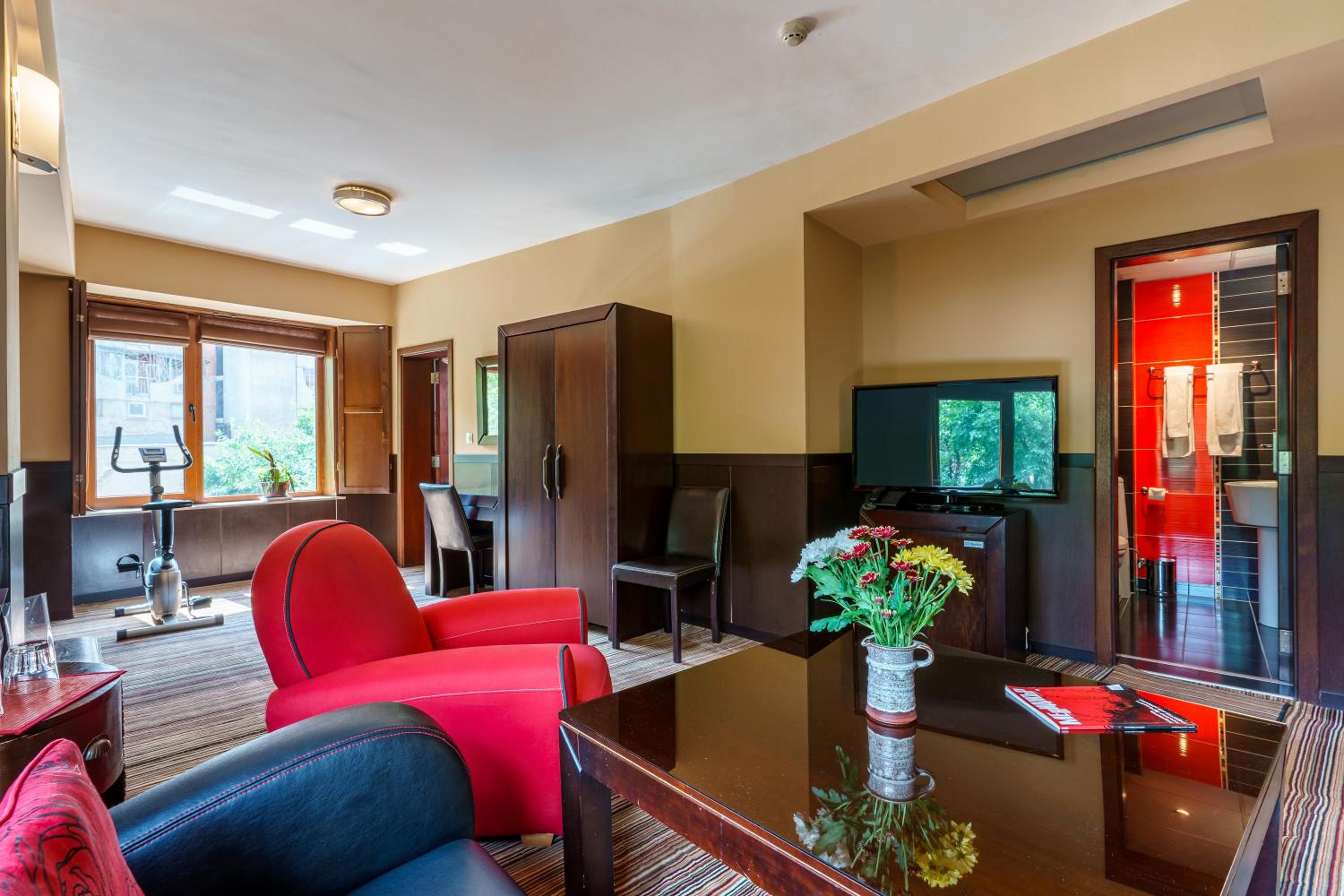 Spacious VIP Apartment photo 1