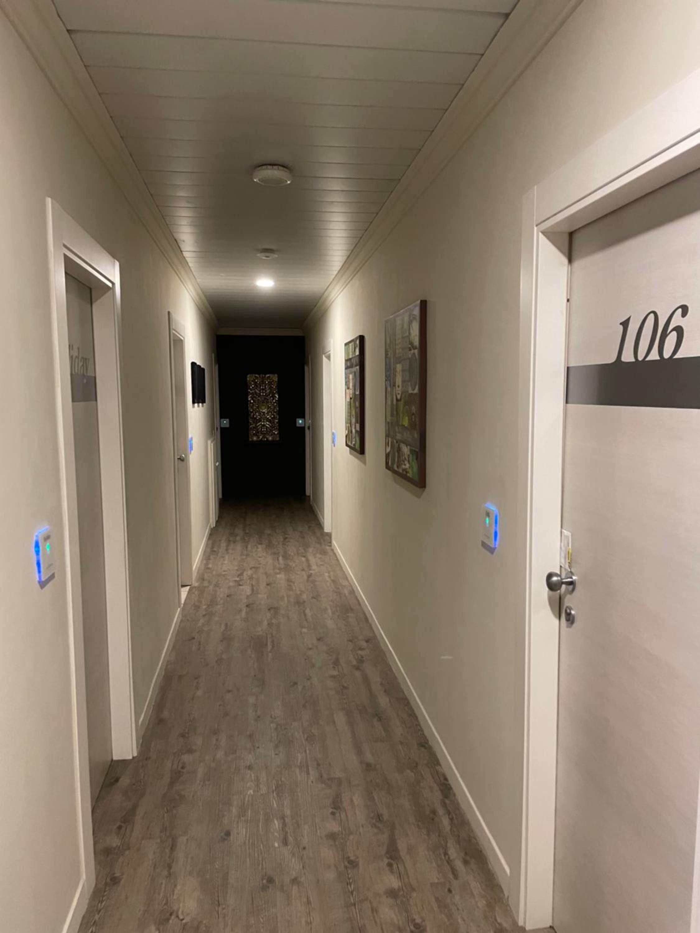 Comfort Room - Photo 3