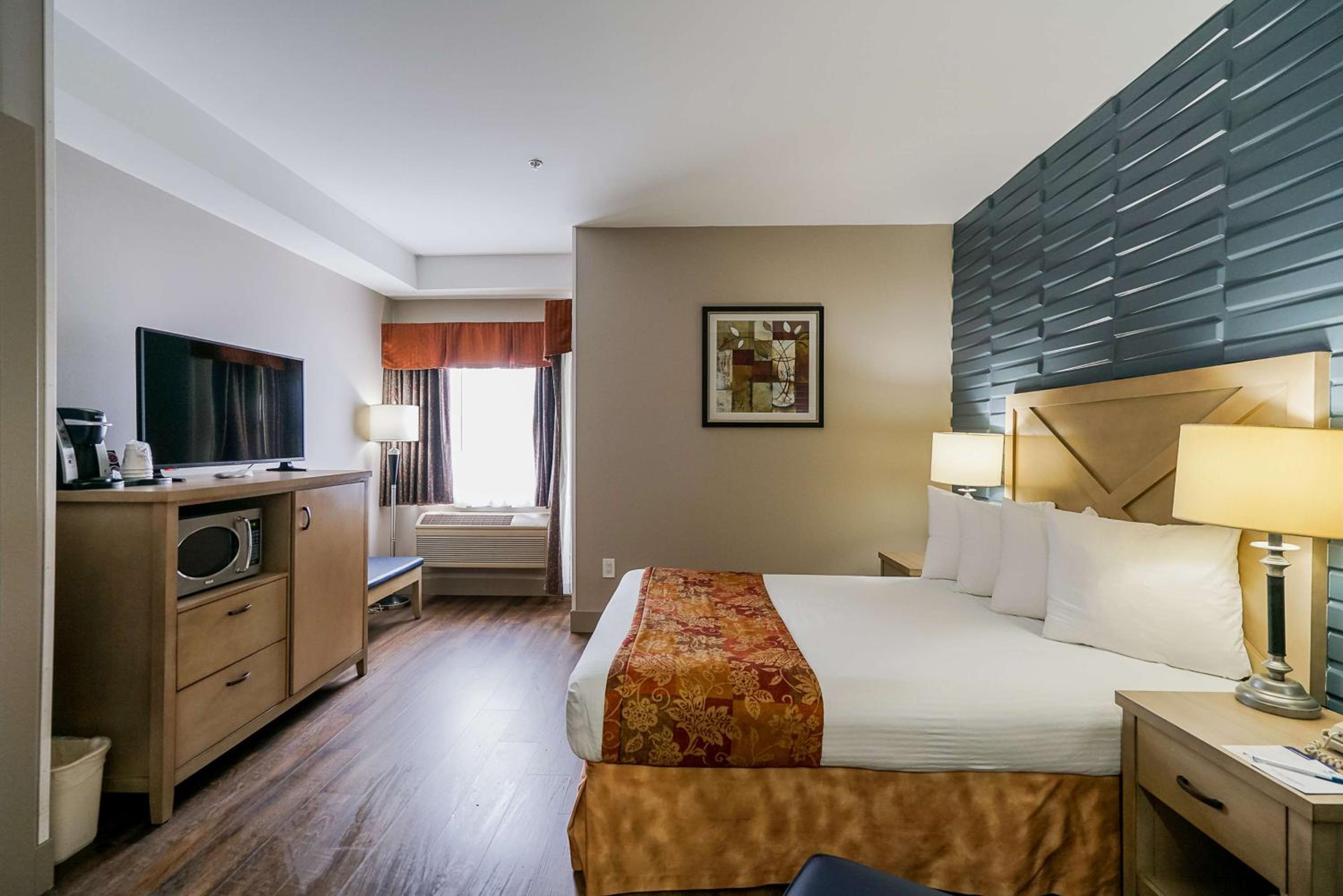 King Room with Spa Bath - Non-Smoking - Photo 3