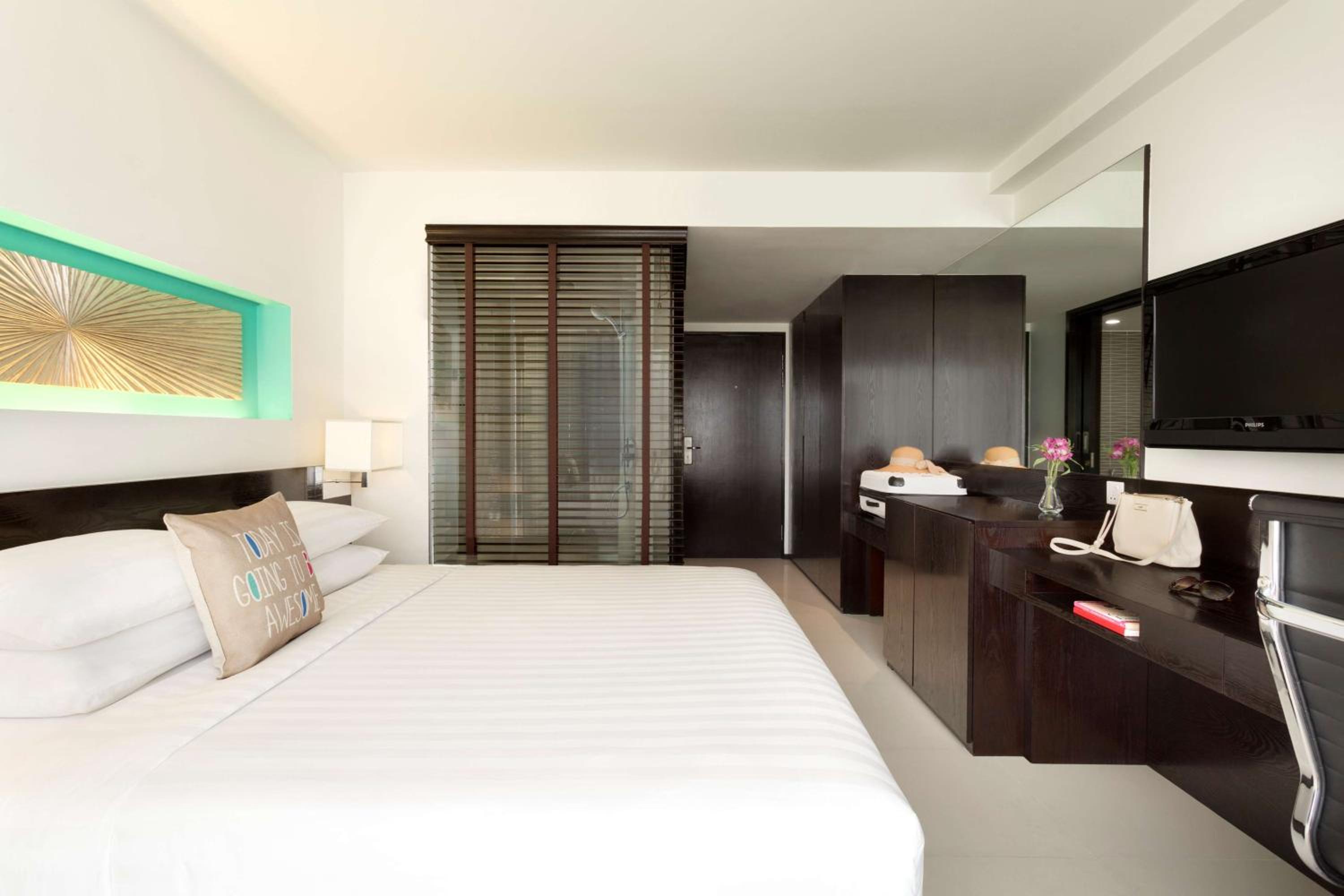 Deluxe Double Room (Free Return Airport Transfer, Complimentary Wifi) - Photo 12