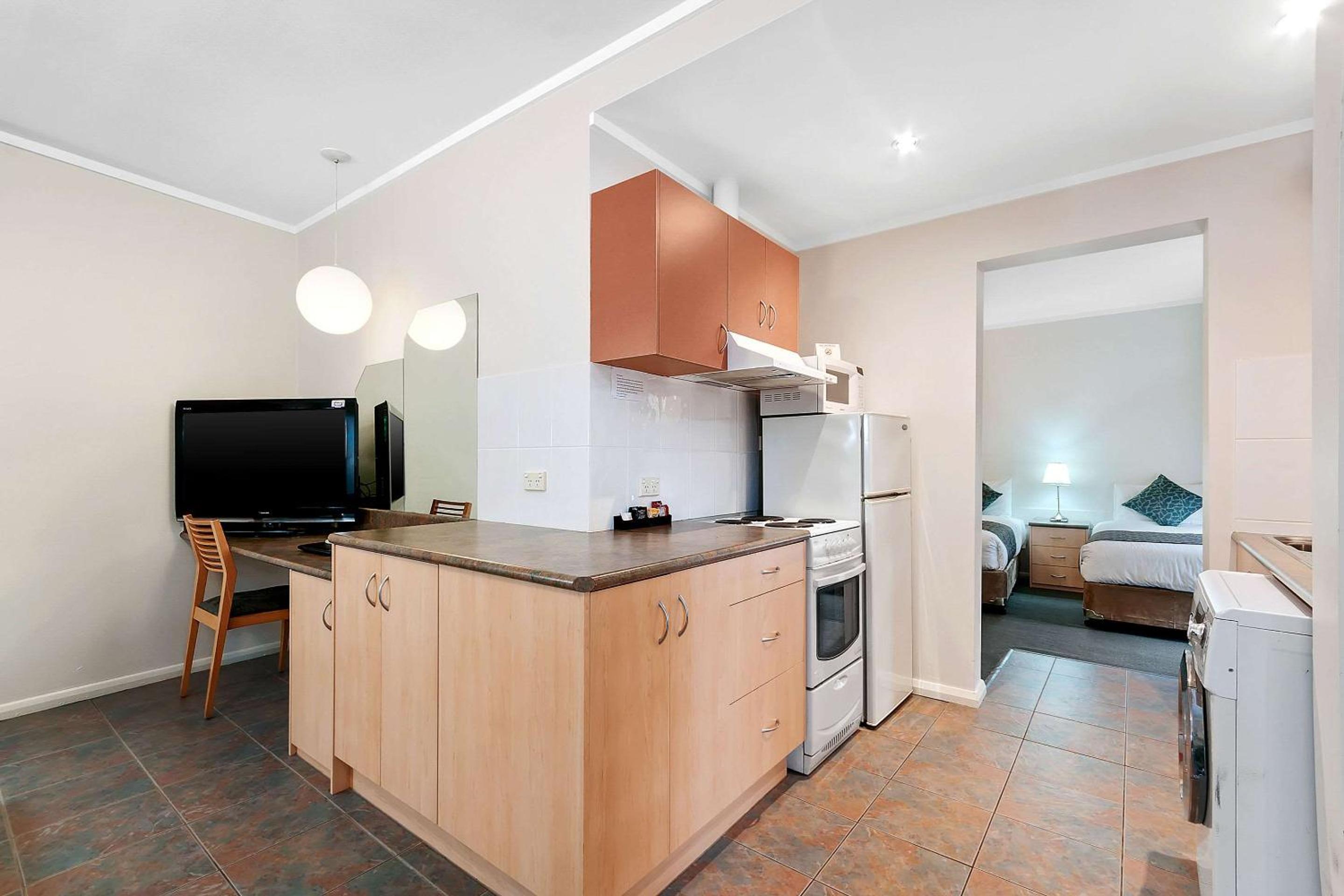 One-Bedroom Family Suite photo 3