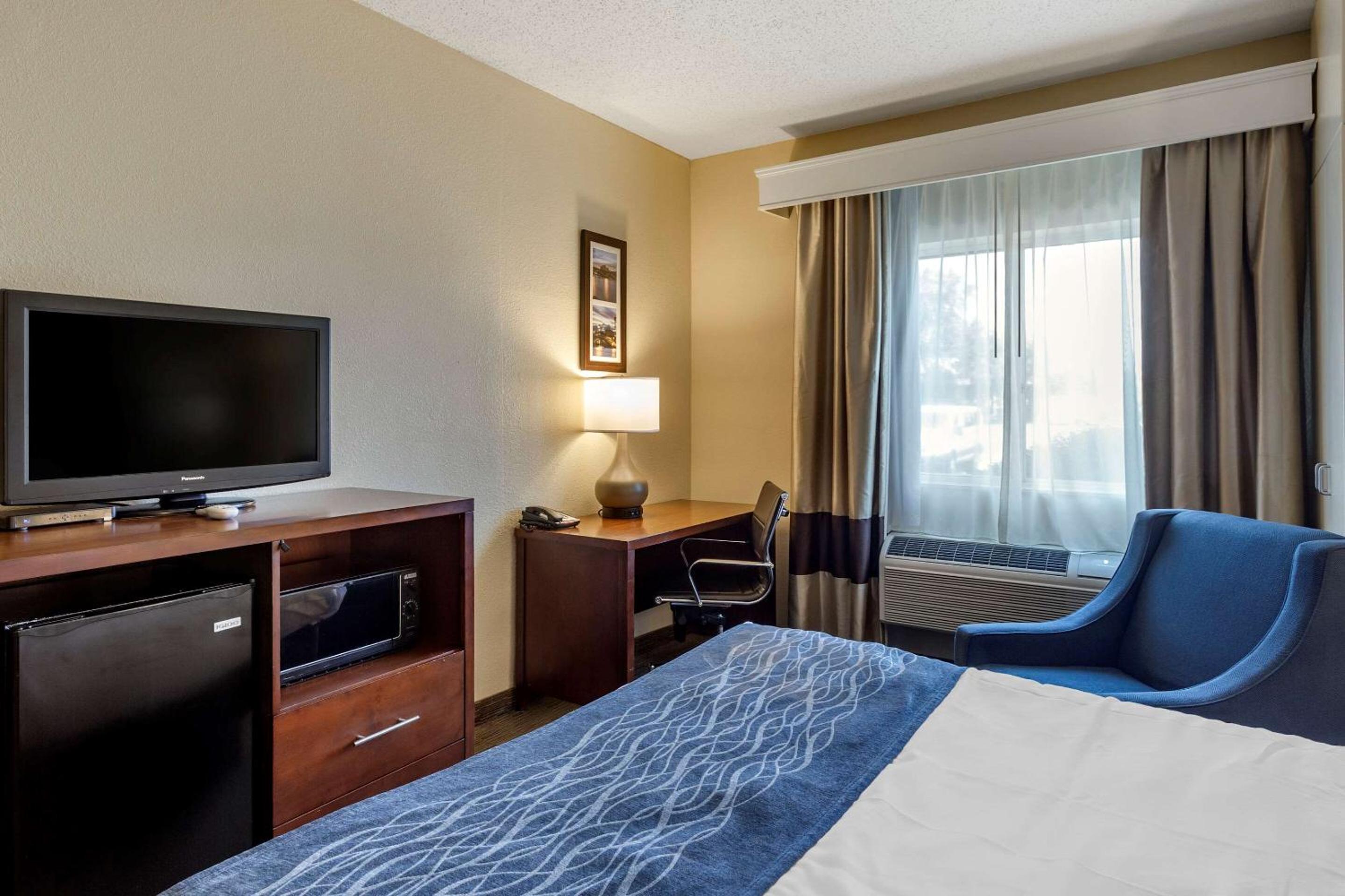 Queen Room - Accessible/Non-Smoking - Photo 3