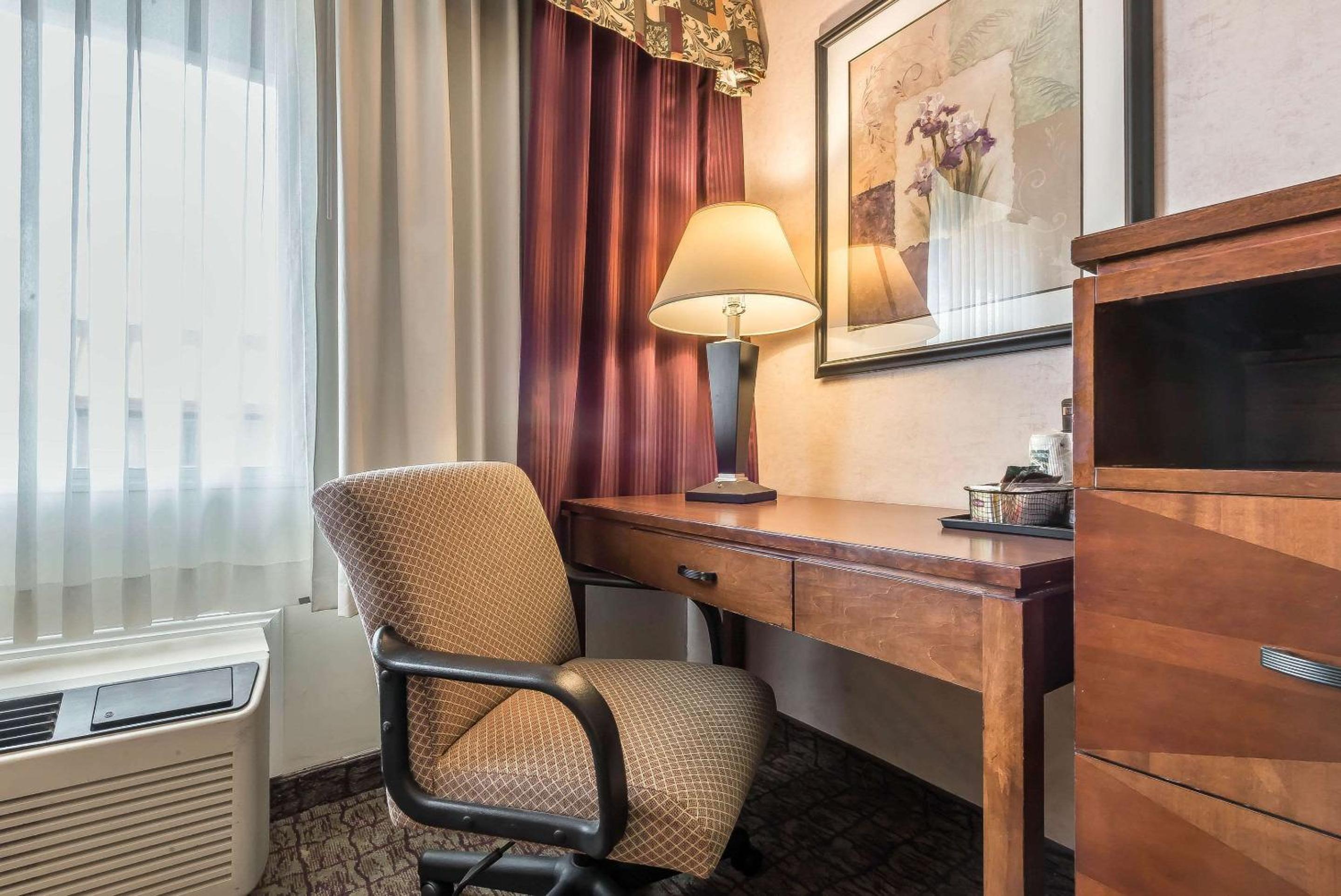 Double Room With Two Double Beds - Non-Smoking