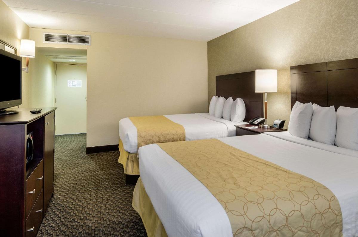 Business Queen Room with Two Queen Beds - Non-Smoking photo 2