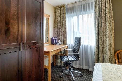 Double Room with Two Double Beds - Disability Access/Non-Smoking photo 3