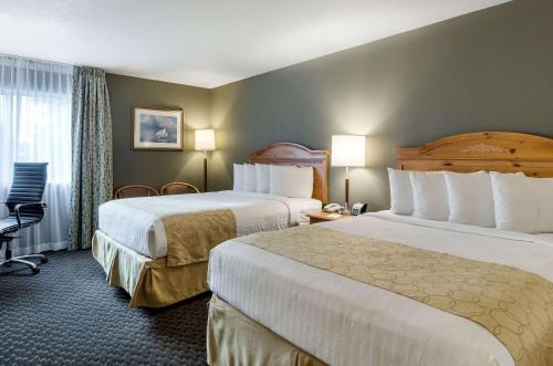 Double Room with Two Double Beds - Disability Access/Non-Smoking photo 2