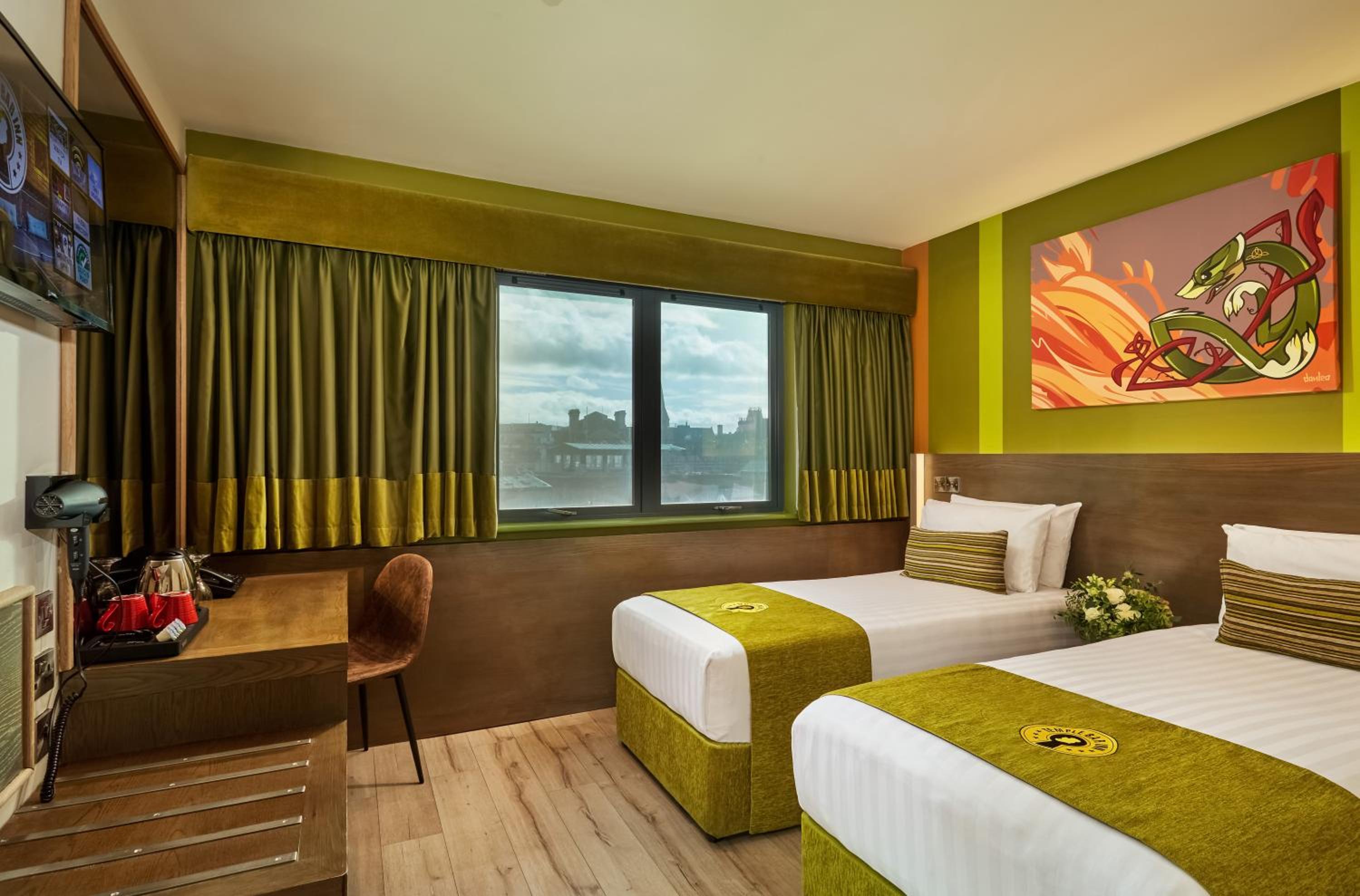 Twin Room thumbnail 5
