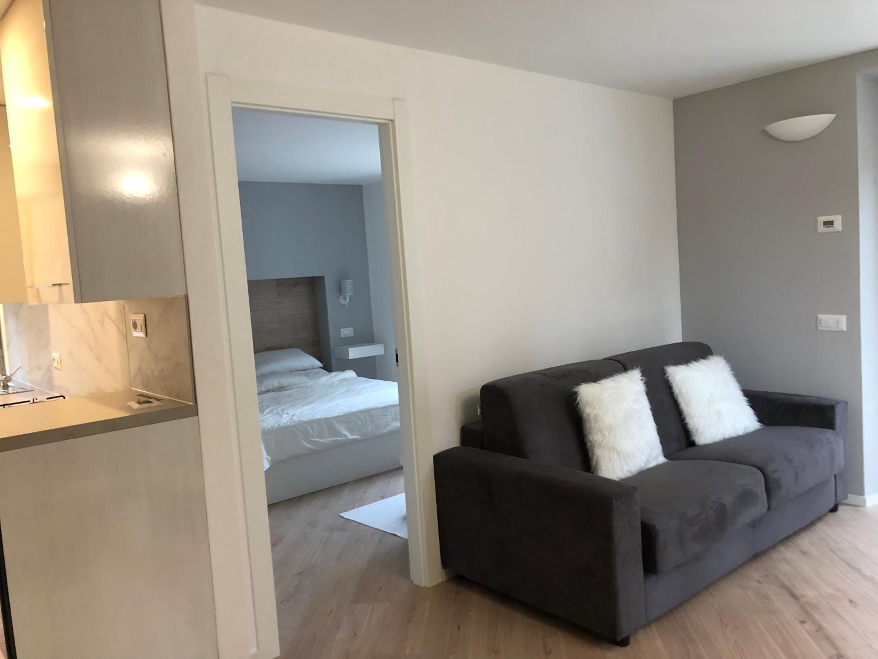 One-Bedroom Apartment photo 1