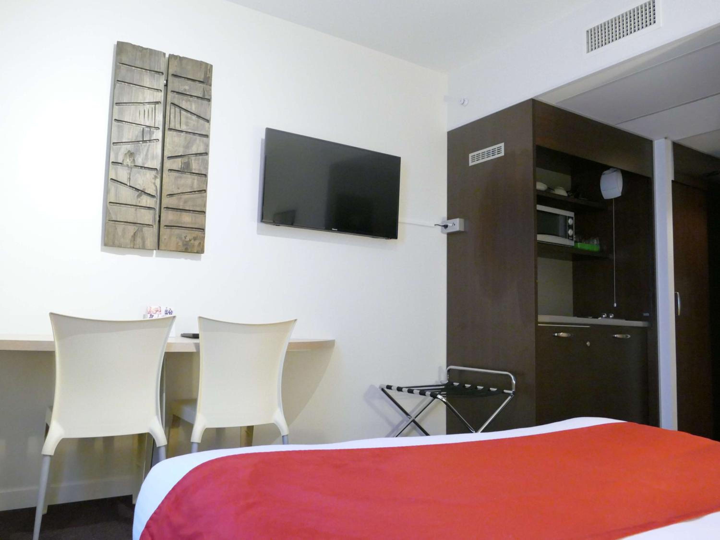 Standard Queen Room - Photo 5
