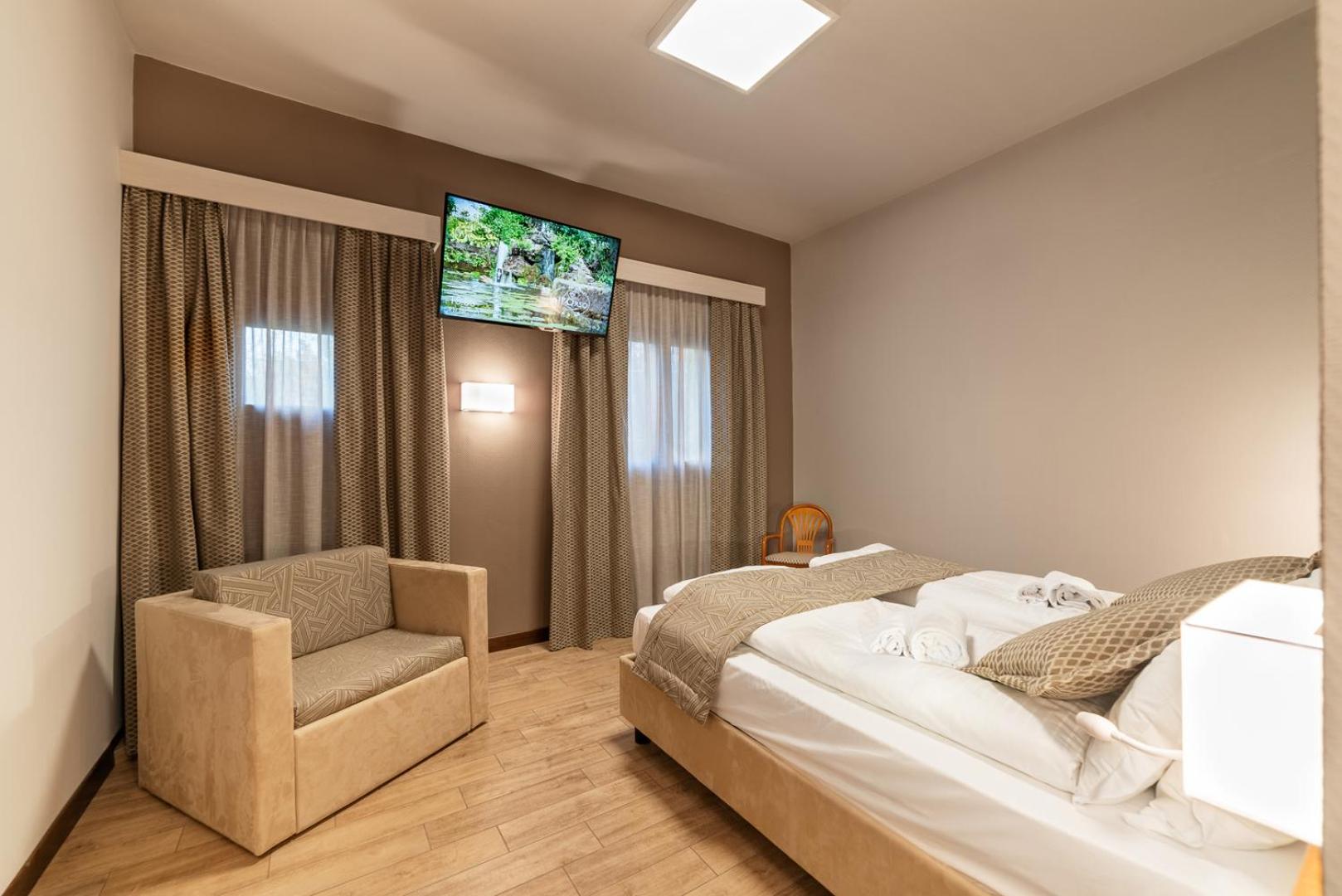 Triple Room - Photo 1