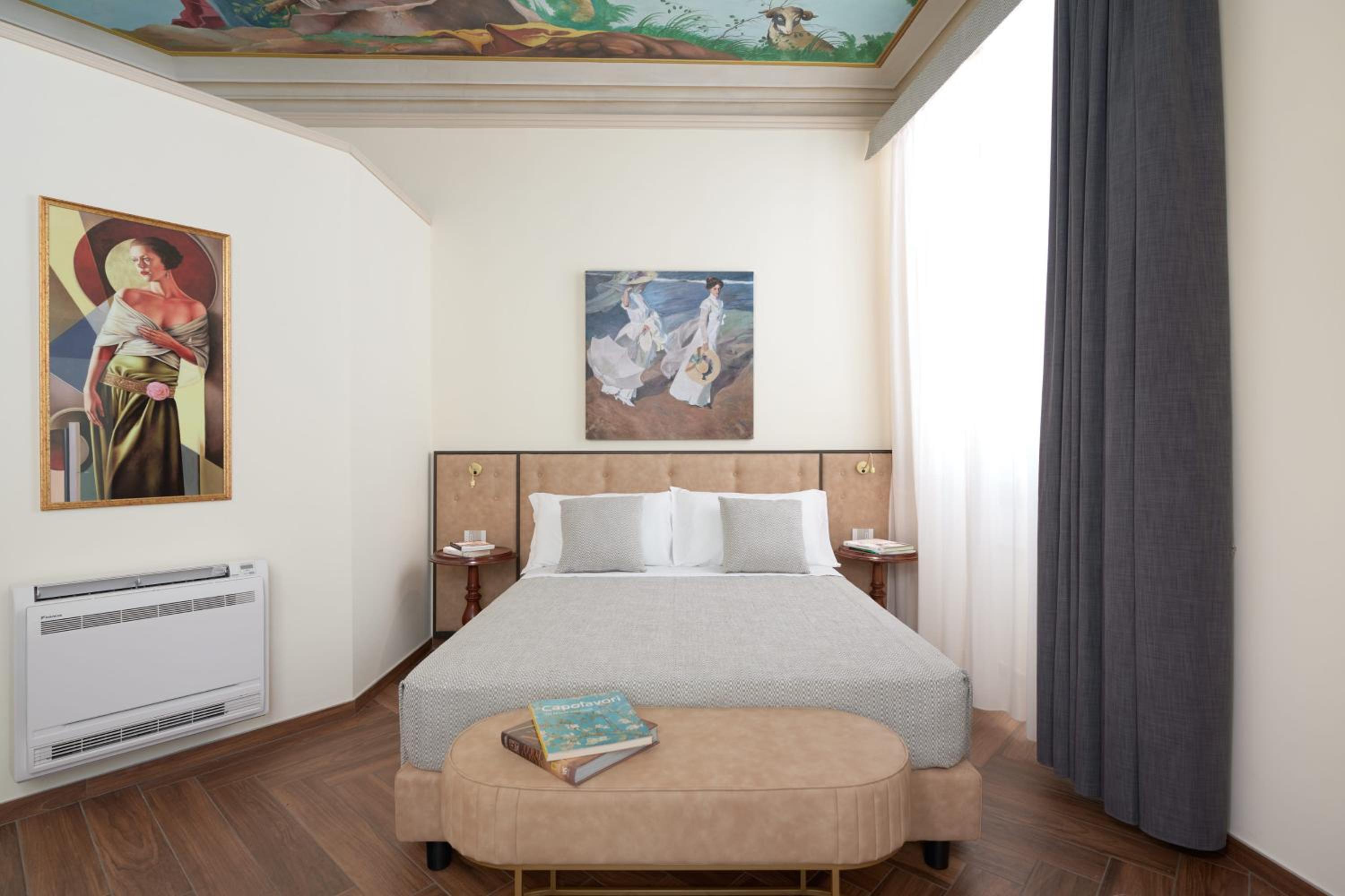Standard King Room photo 2
