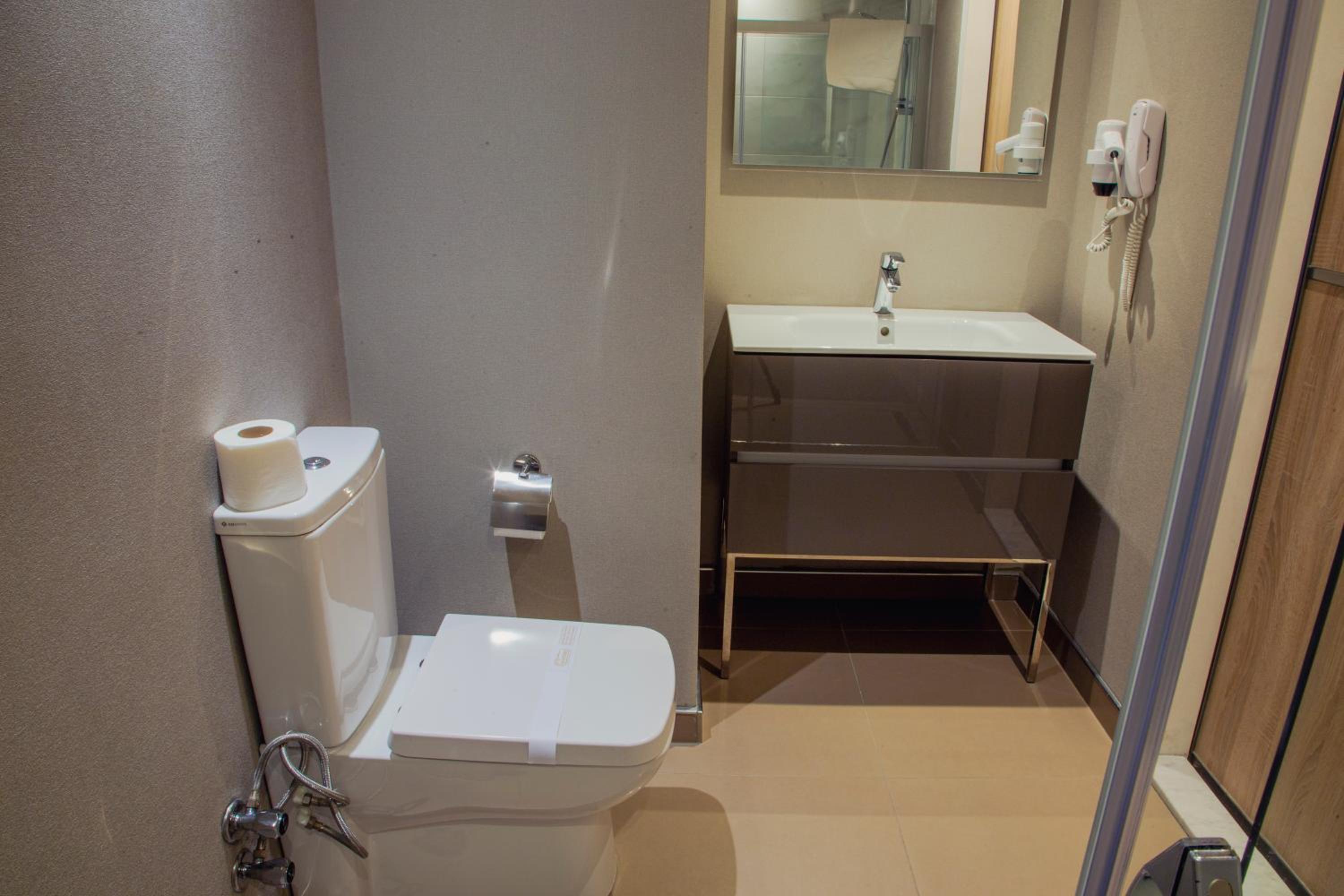 Standard Double Room - Photo 6