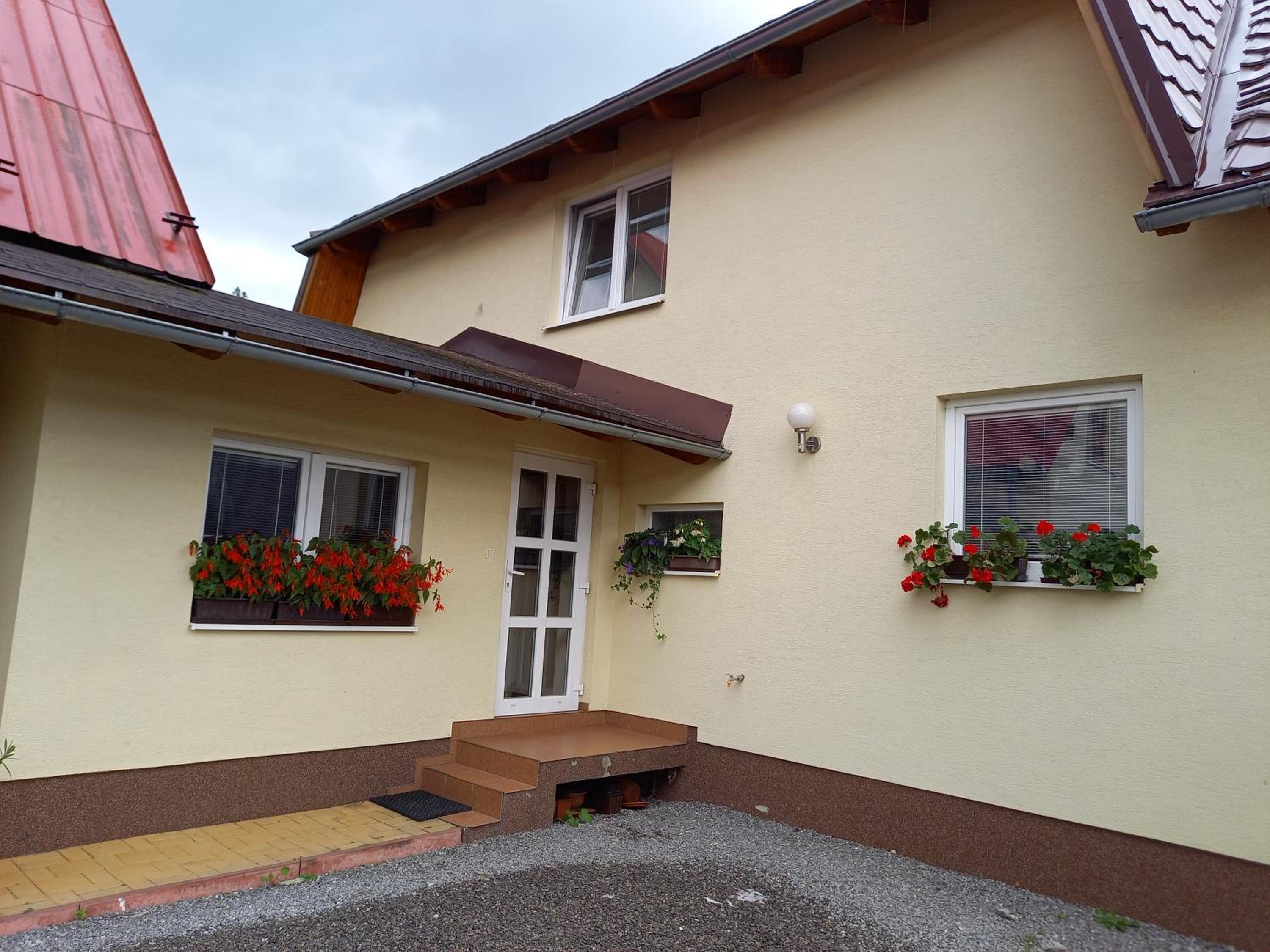 Four-Bedroom House photo 2