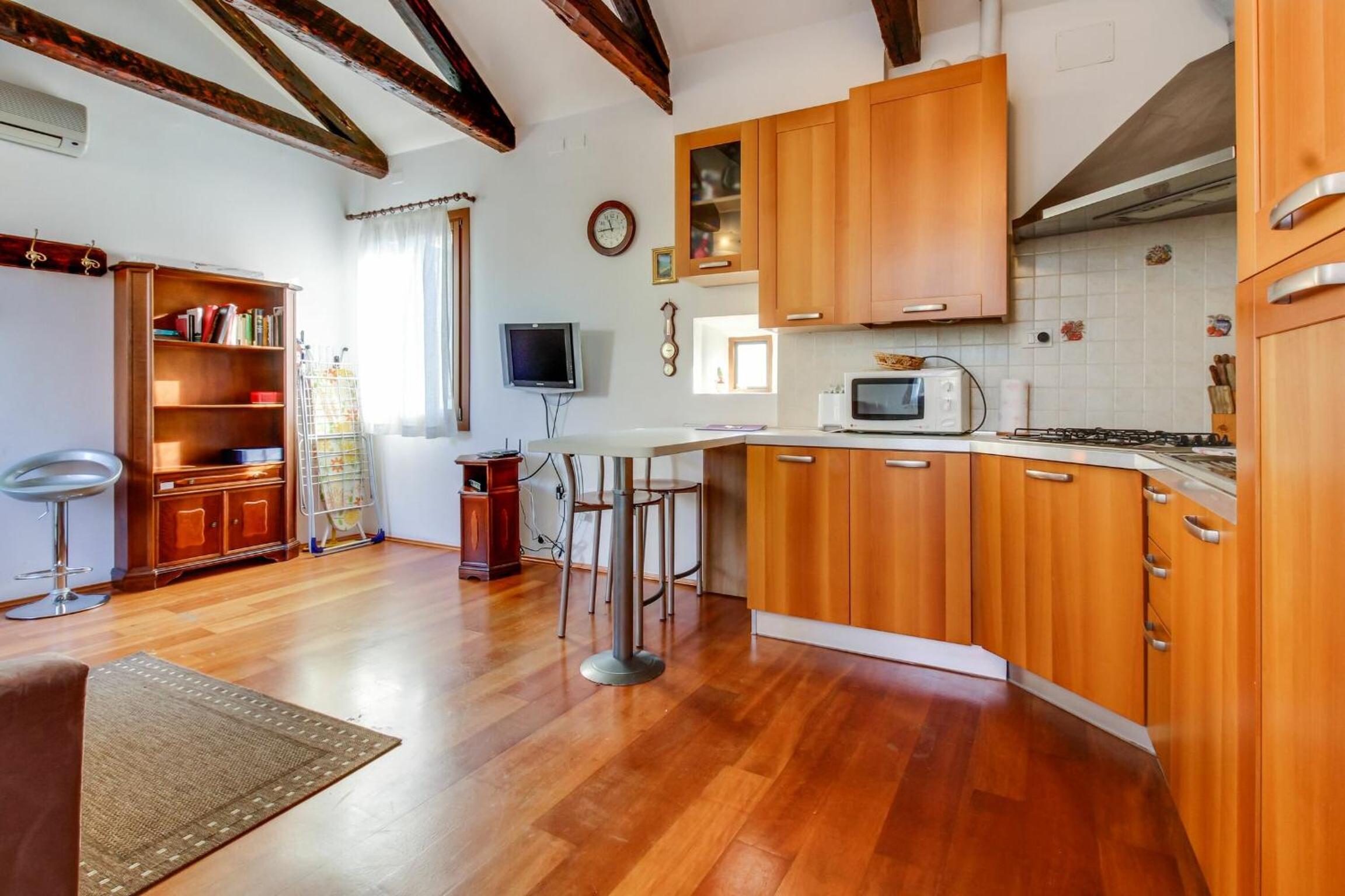 Apartment photo 3
