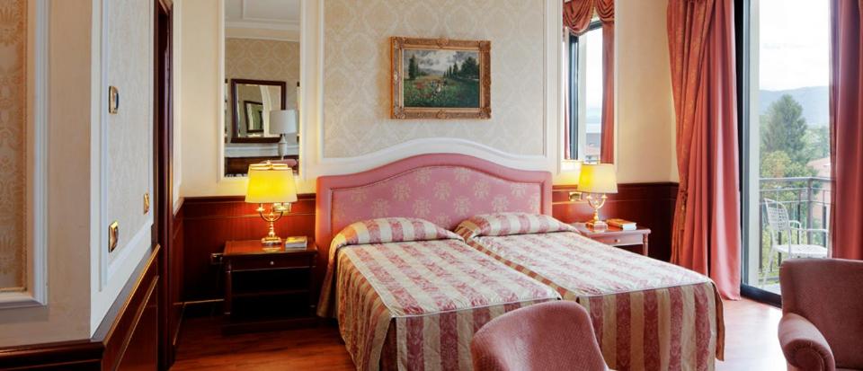 Junior Suite with Lake View - Photo 3